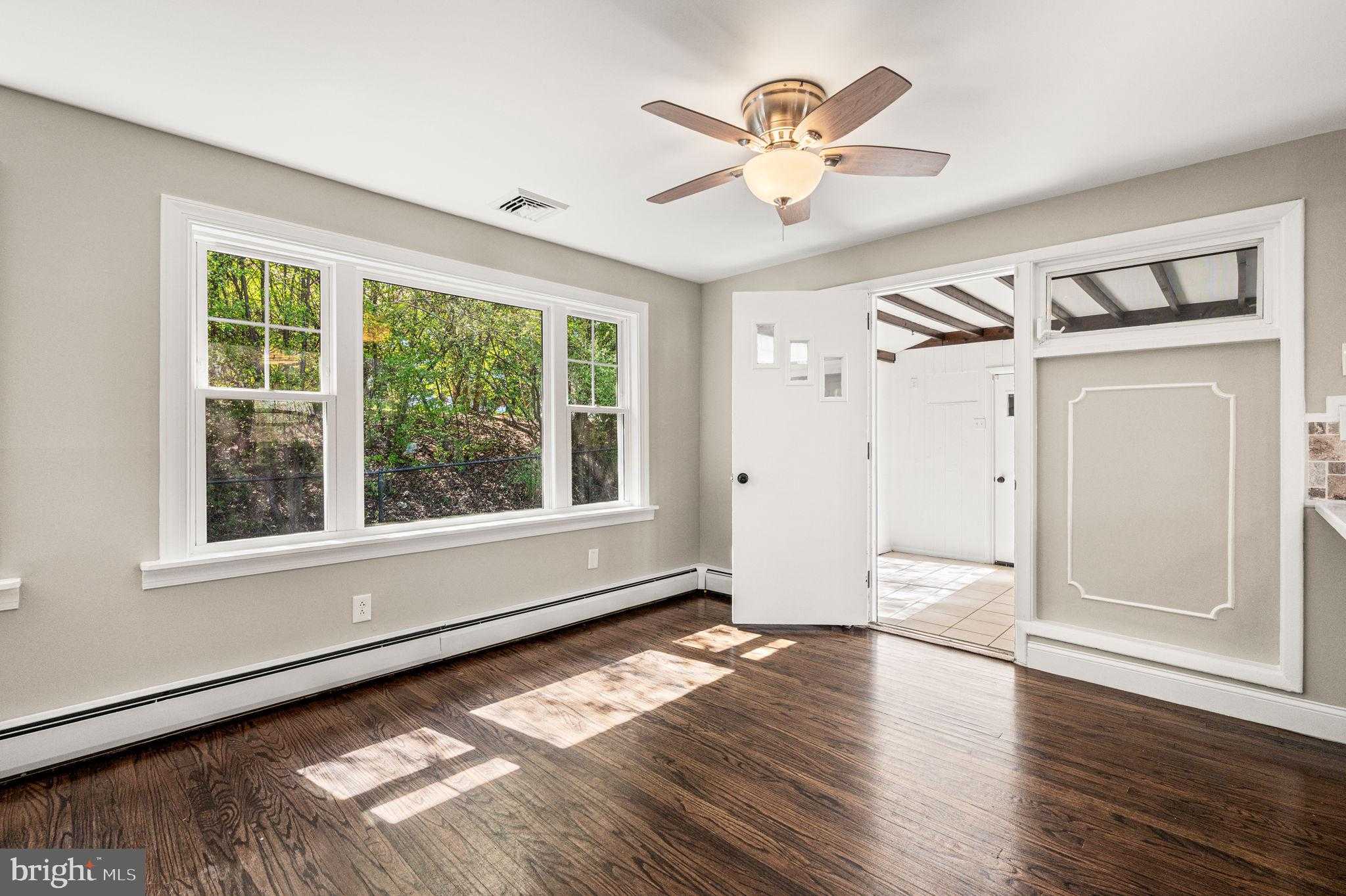 2299 Springhouse Ln photo 9