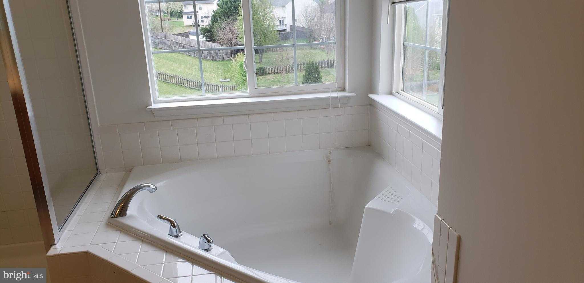 863 Fox Den Rd photo 4