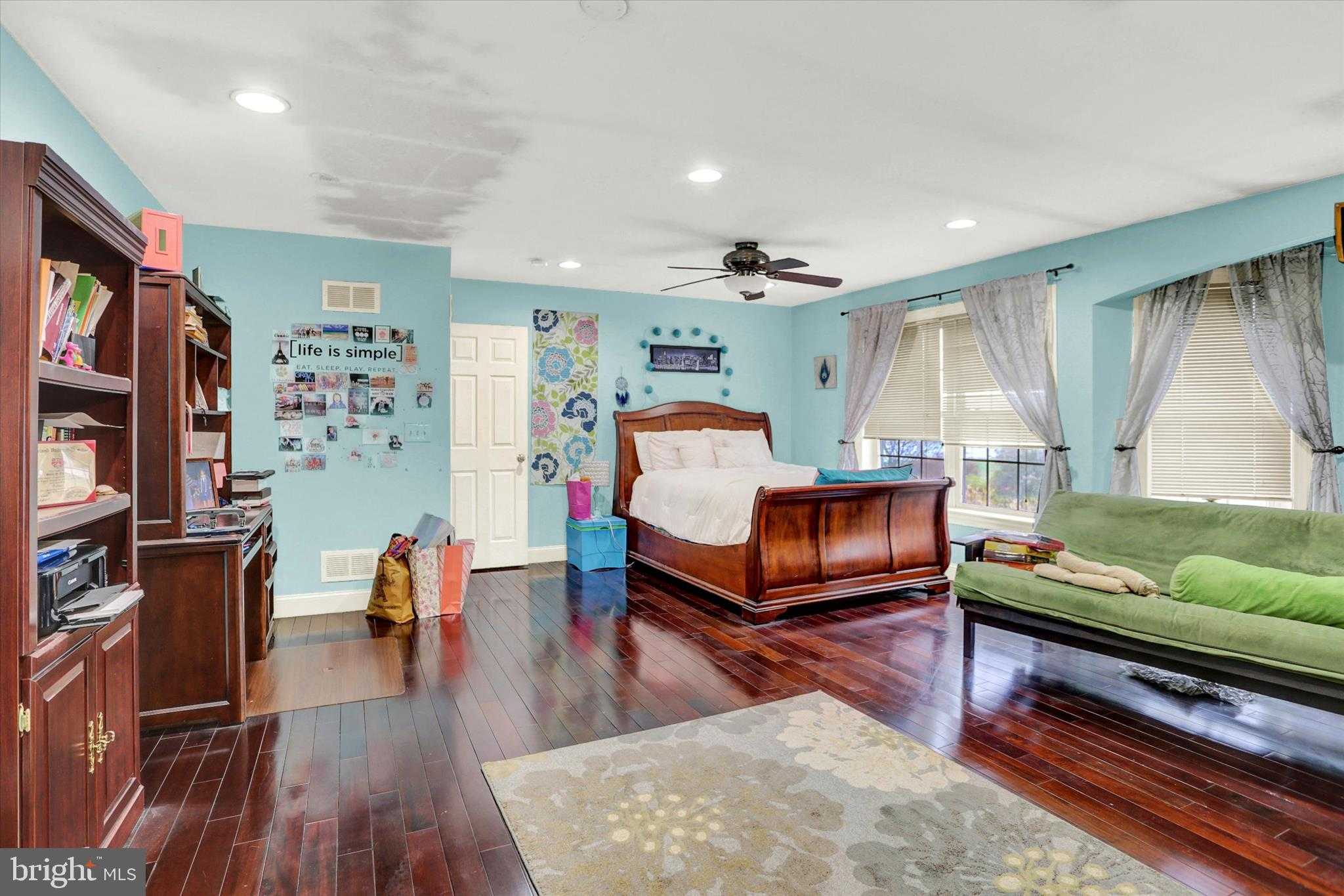 567 Lucinda Ln photo 26