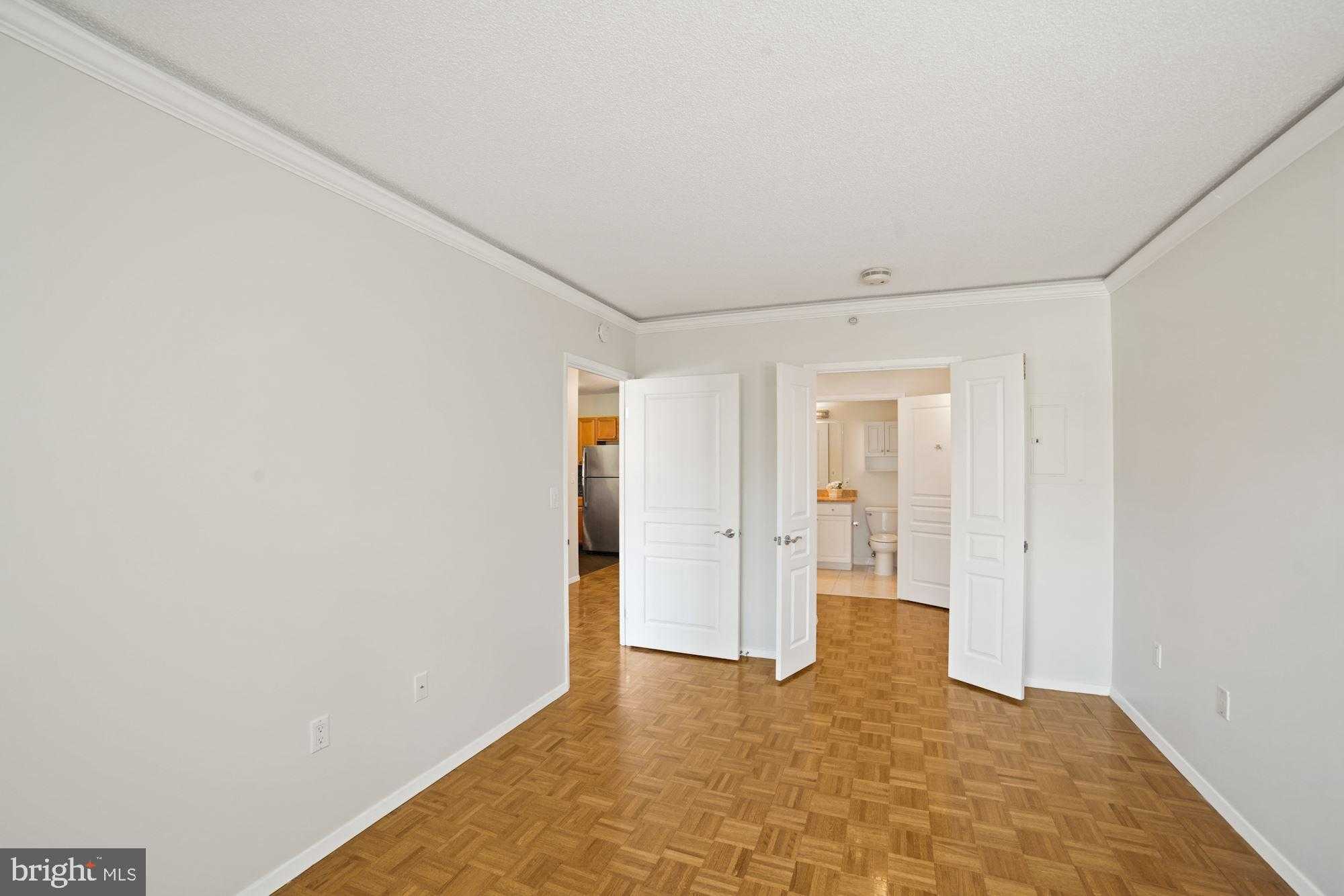 7111 Woodmont Ave Apt 514 photo 24