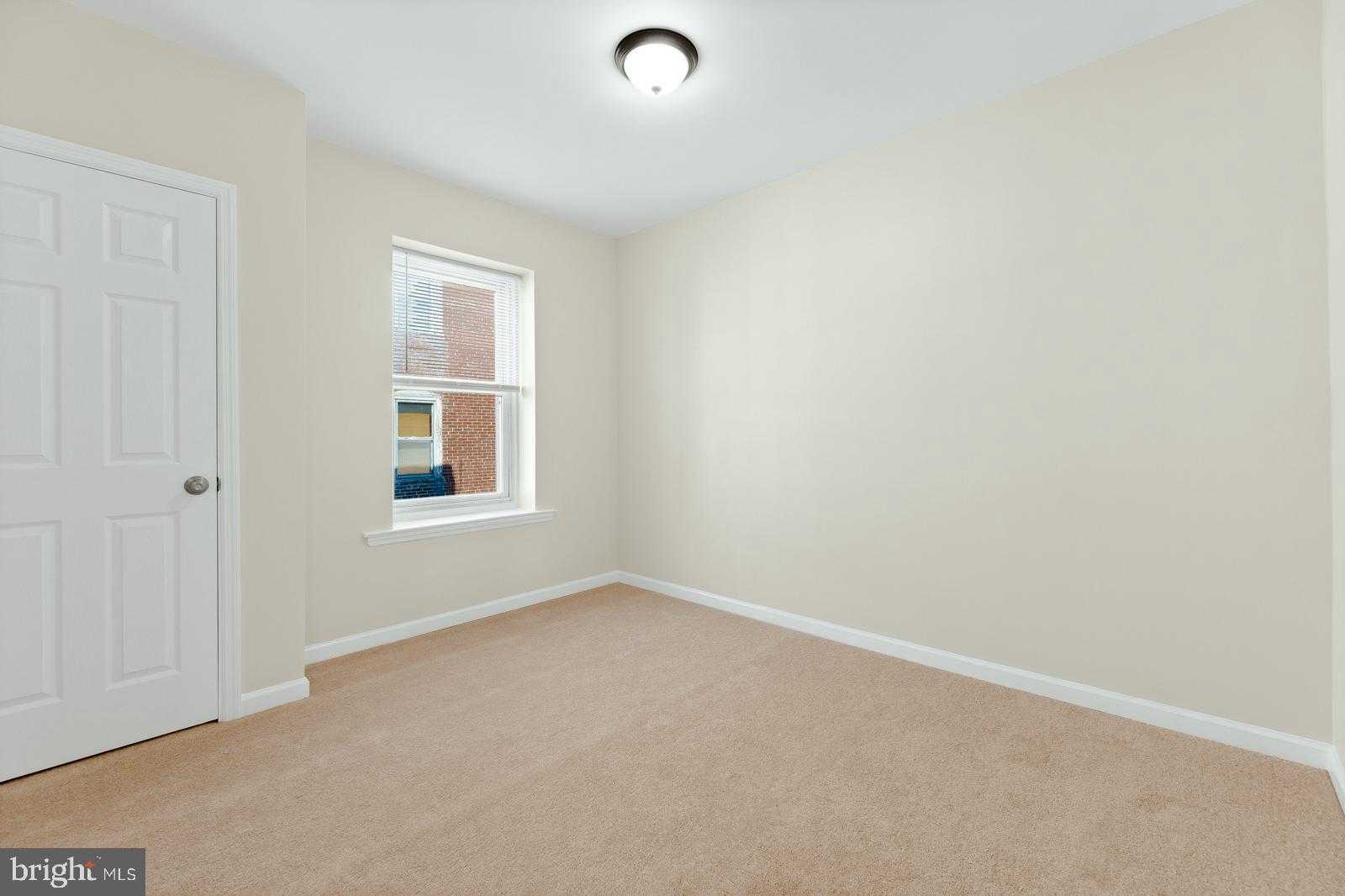 6826 N 15th St photo 16