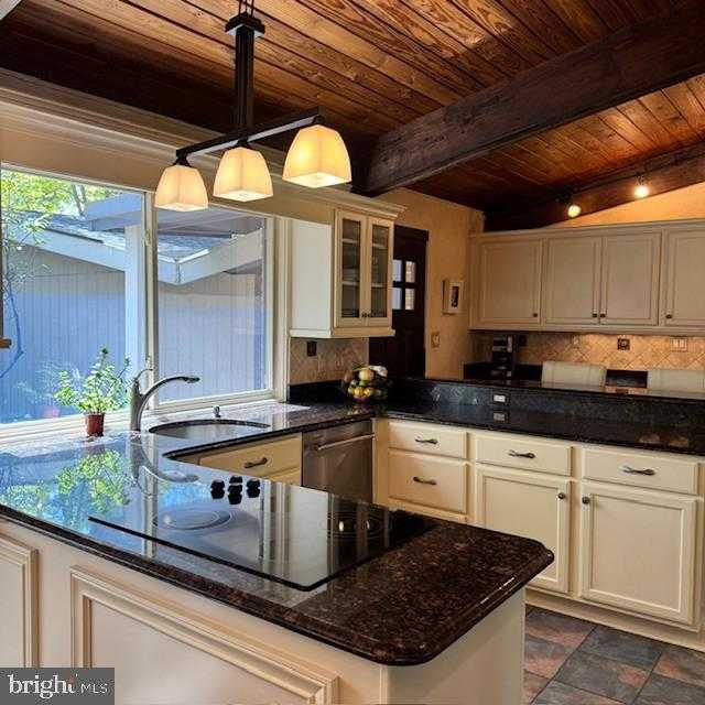 3604 Barberry CT photo 12