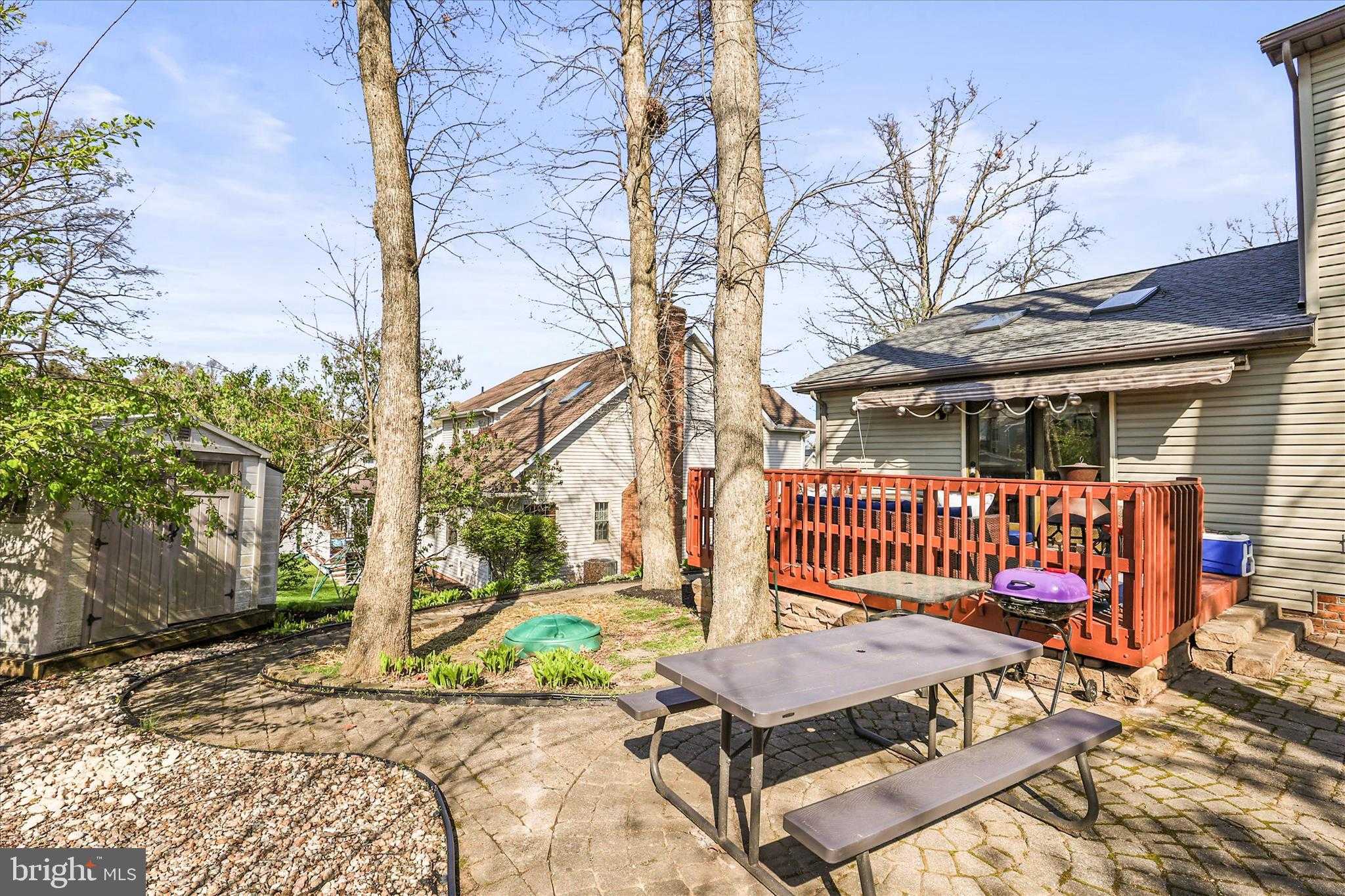 10 Amanda Ave photo 33