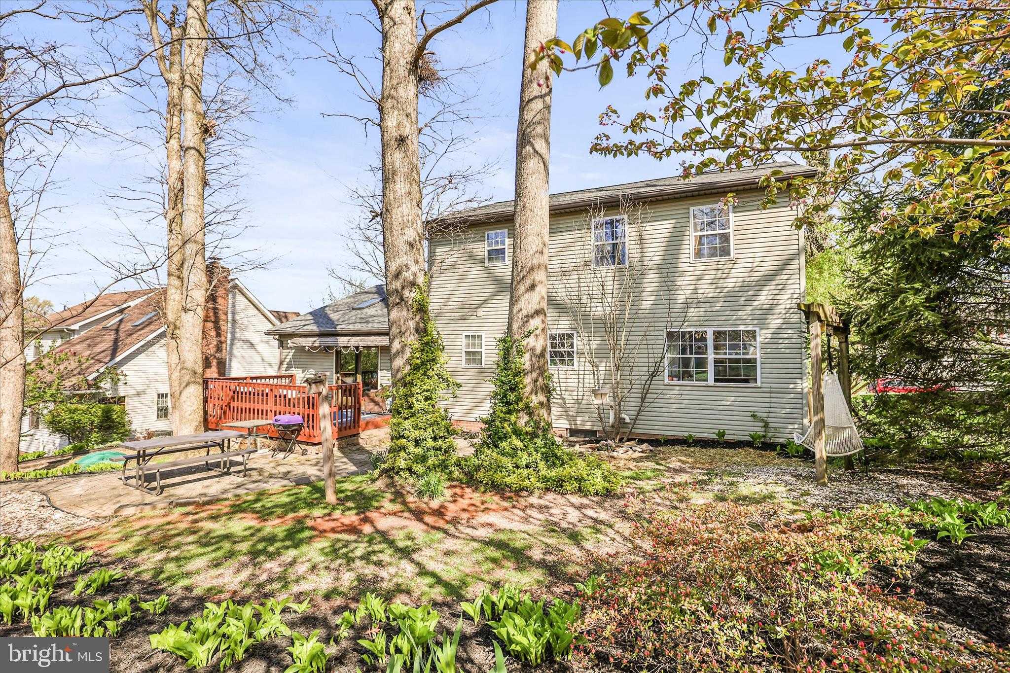 10 Amanda Ave photo 35