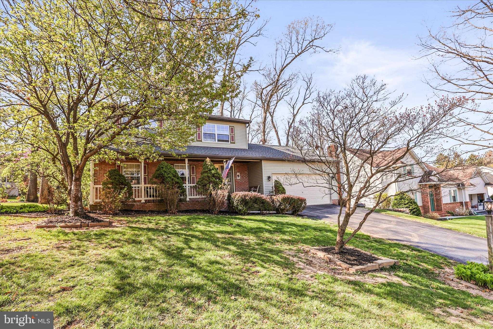 10 Amanda Ave photo 5