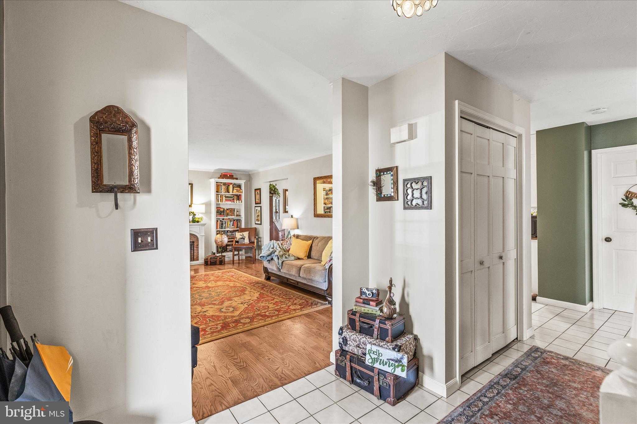 10 Amanda Ave photo 6