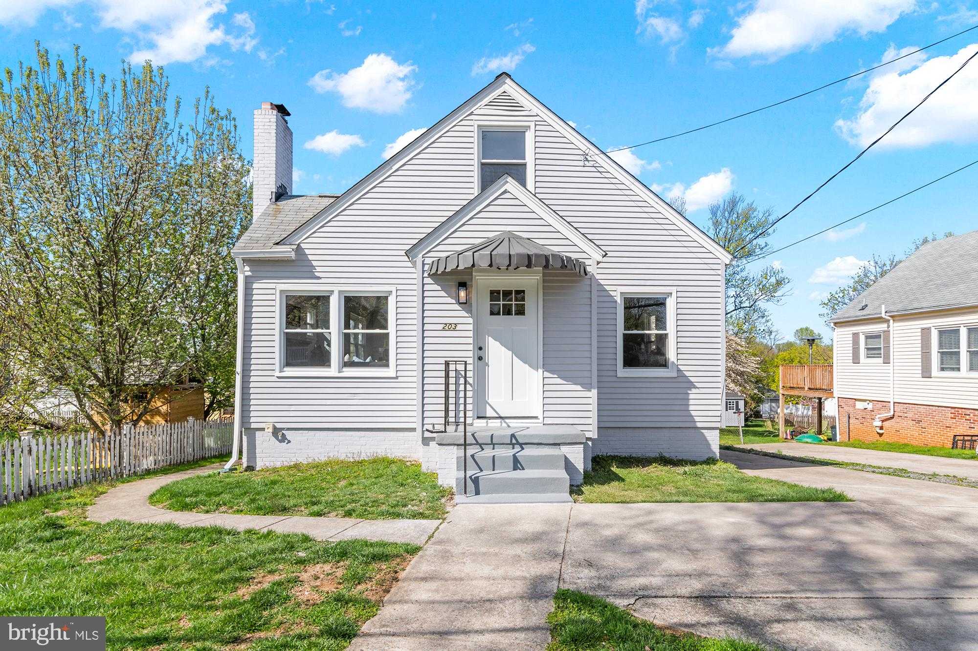 203 Montgomery Ave photo 2