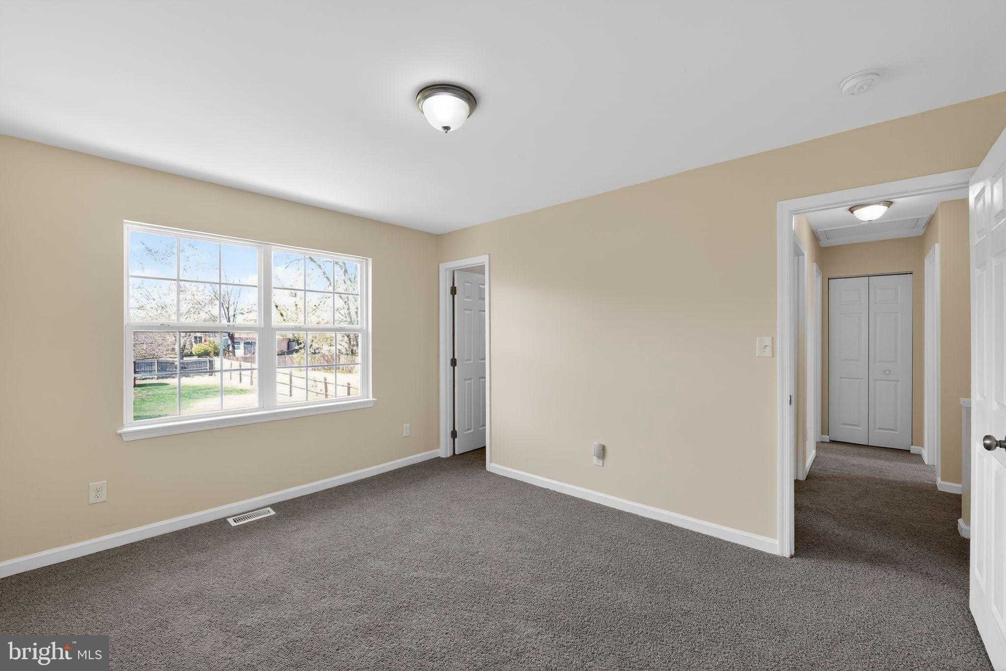 8090 Round Table CT photo 8