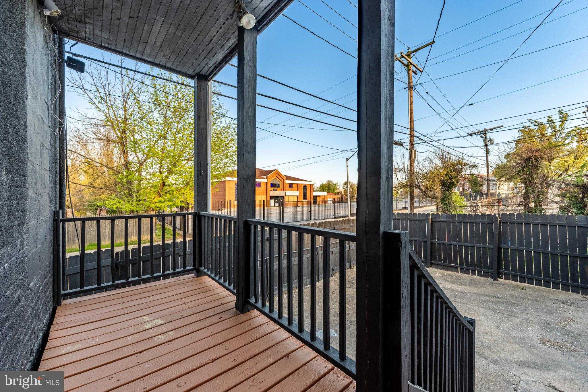 537 Oakland Ave photo 23