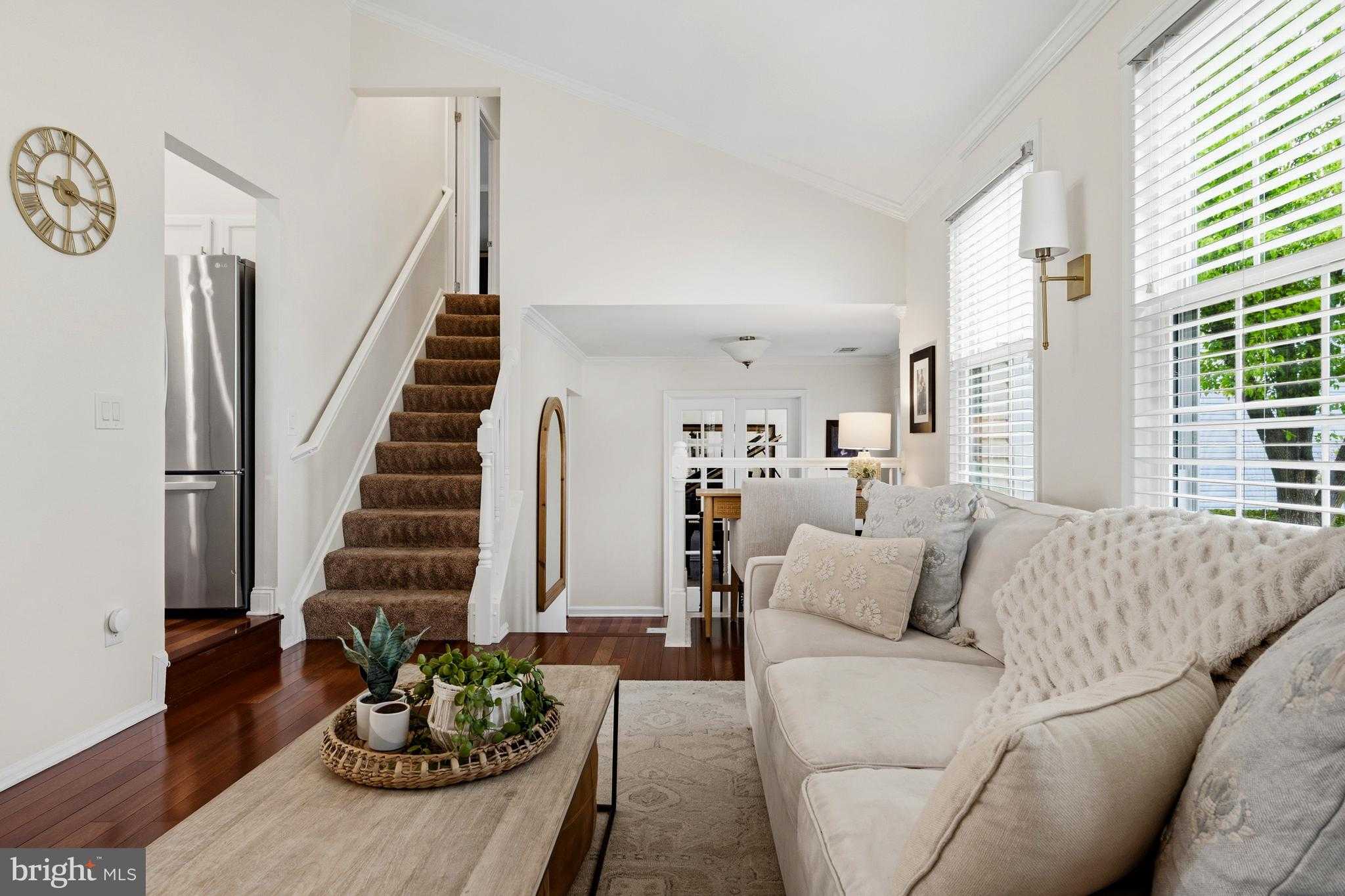 5 Dudley CT photo 12