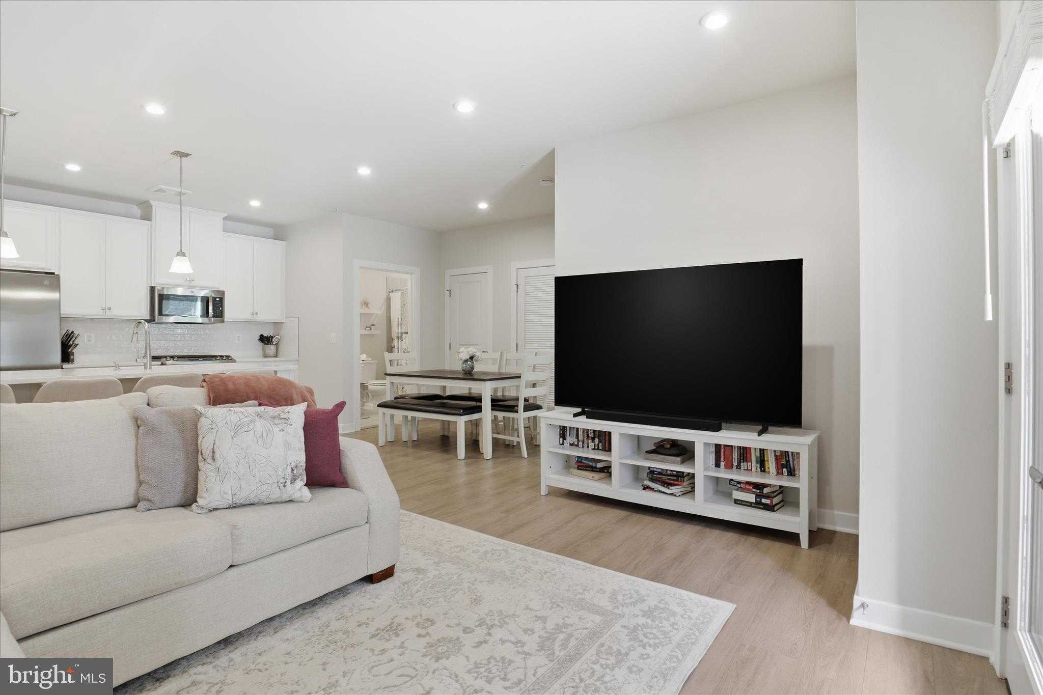 46294 Mount Milstead Ter Unit 103 photo 9