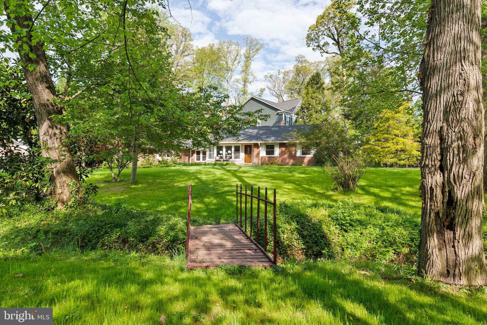 7616 Admiral Dr photo 5