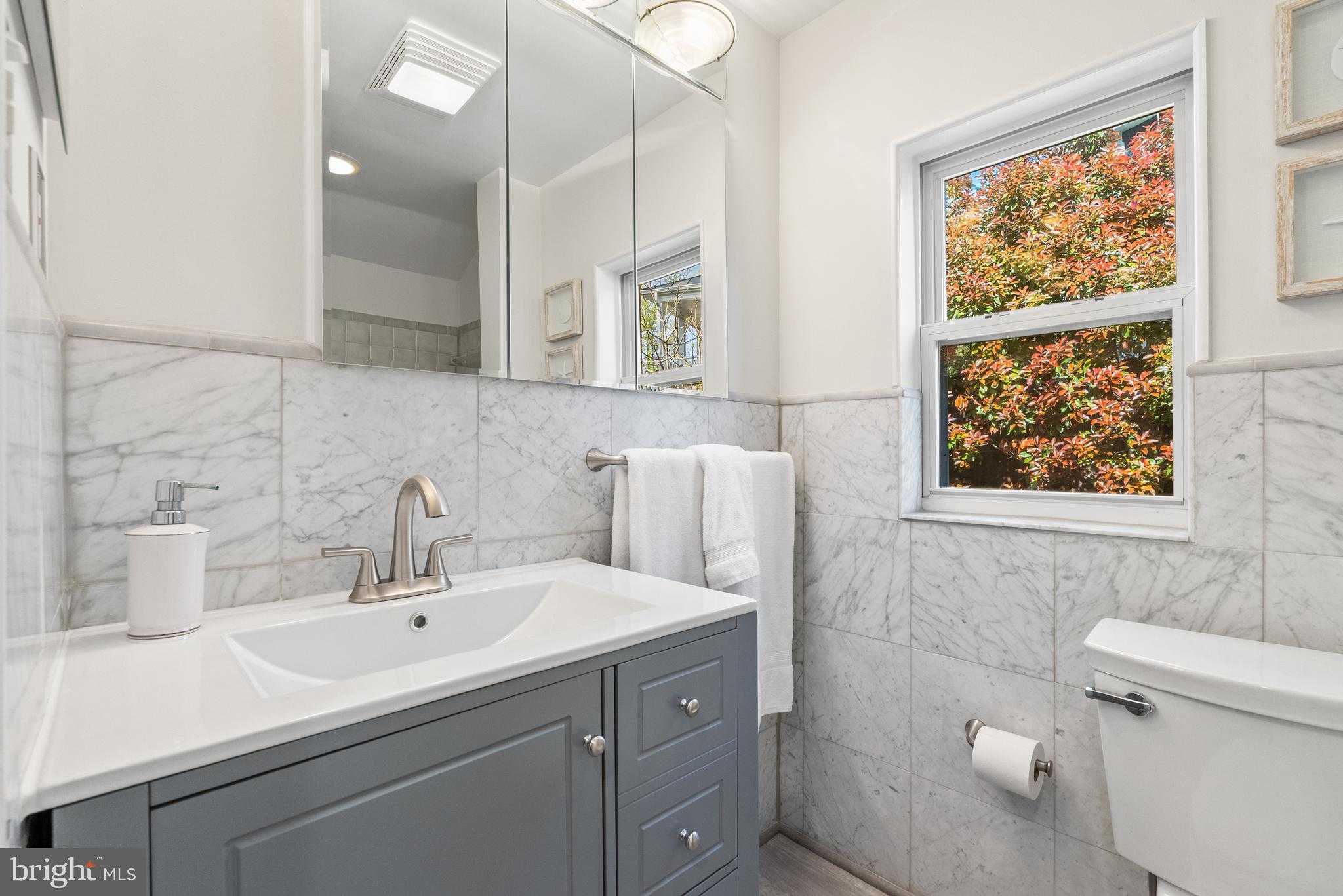 7616 Admiral Dr photo 57