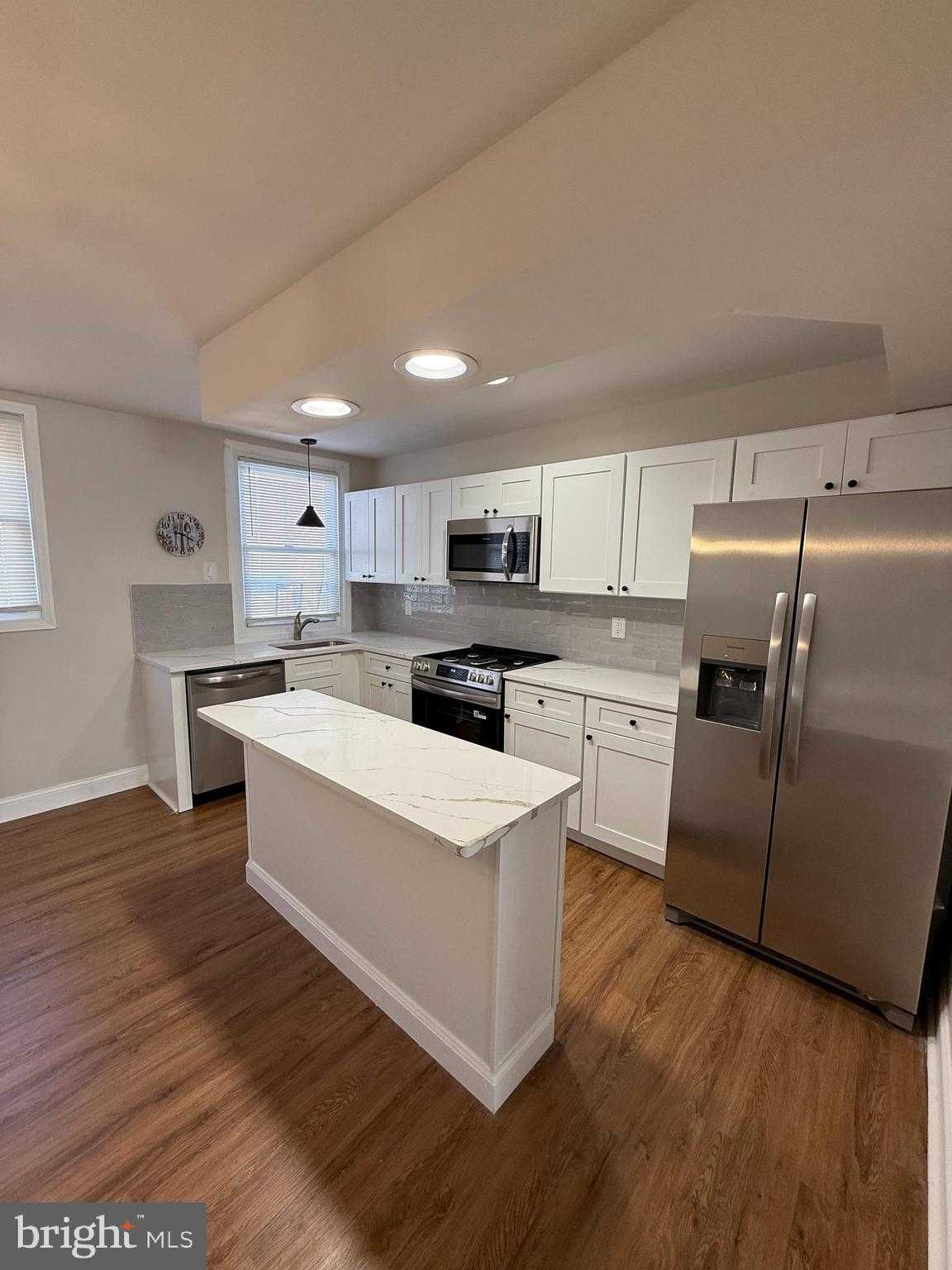 4427 Vista St photo 7