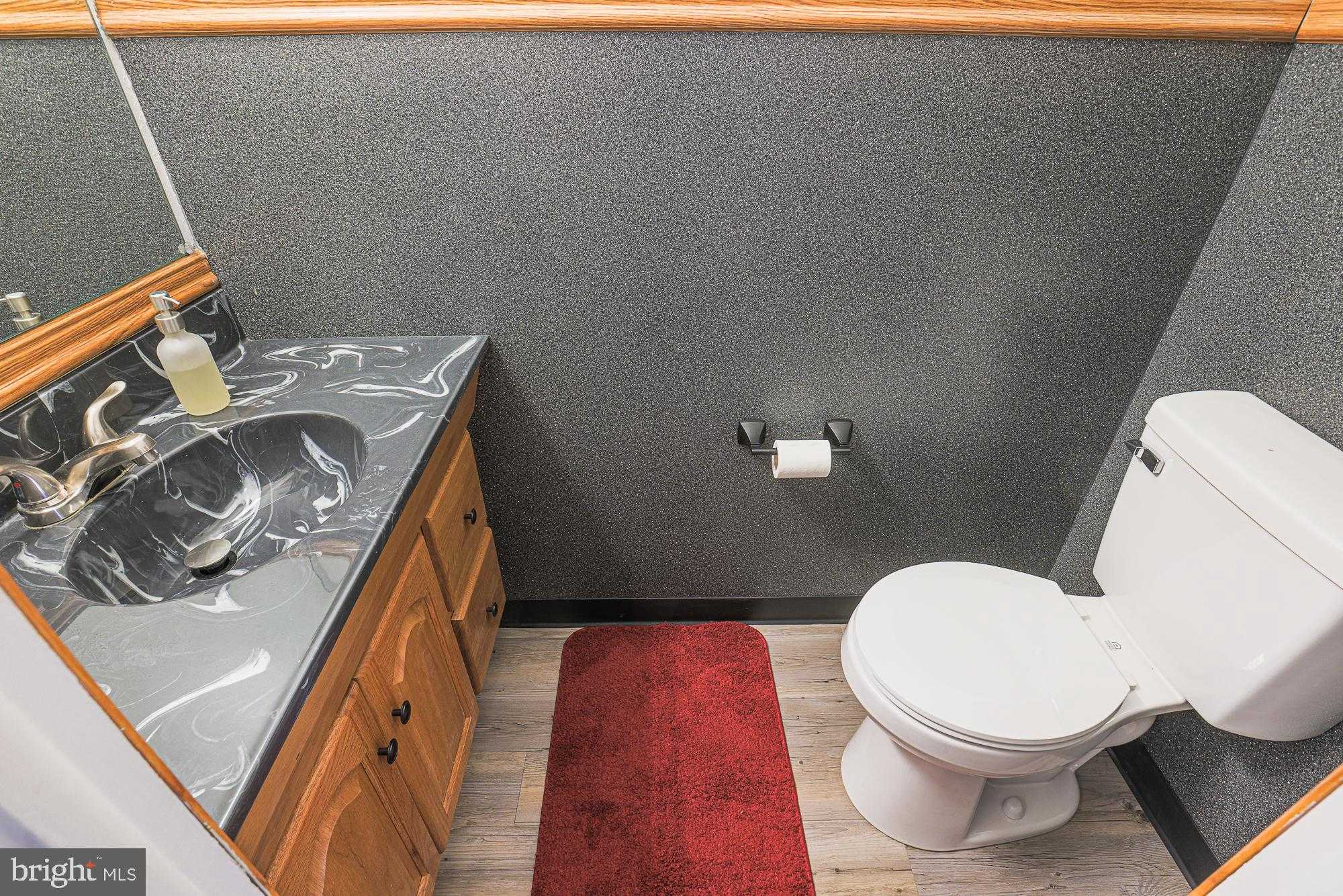 301 Sweet Briar CT photo 9