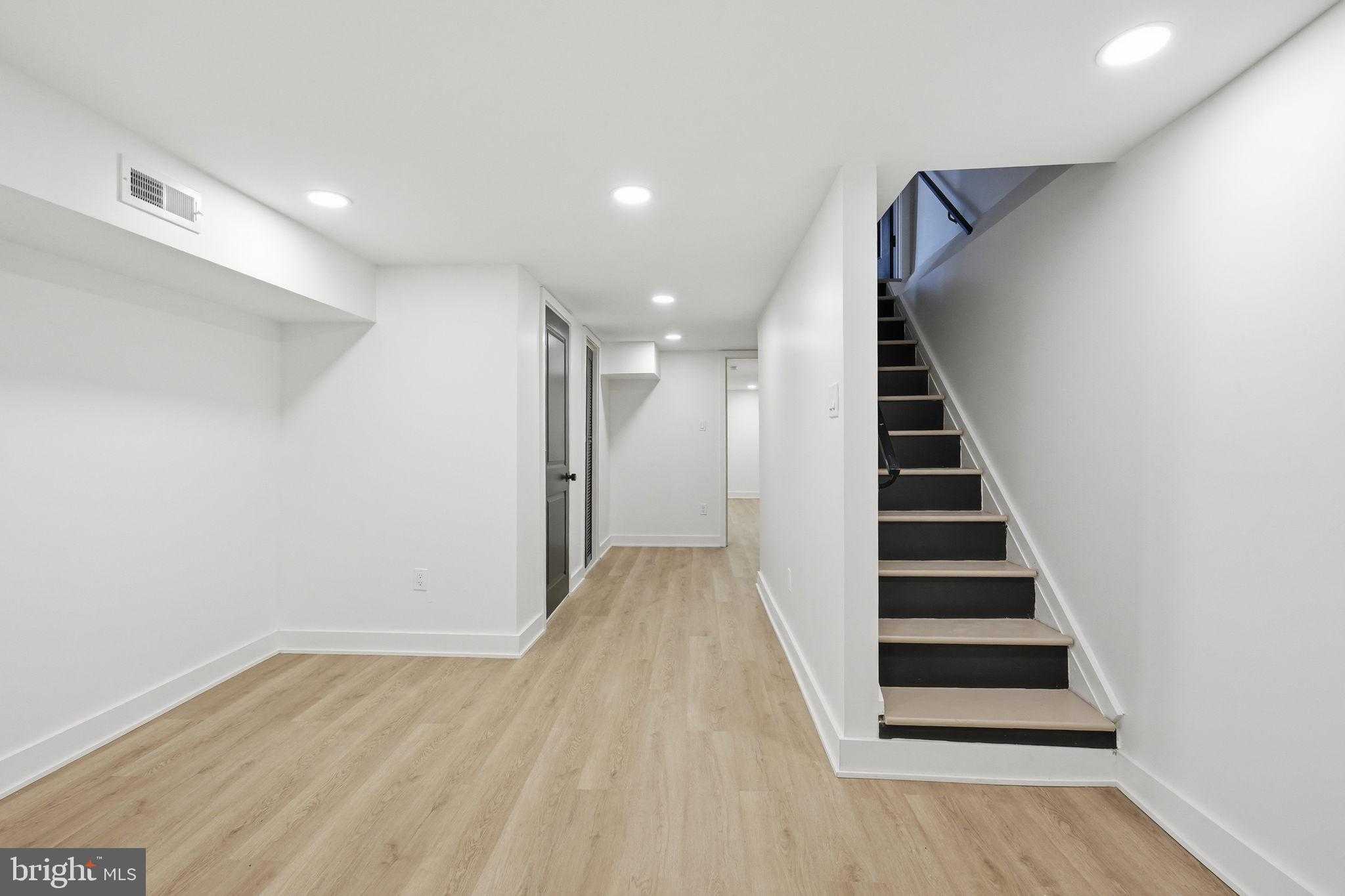 5430 Addison St photo 27