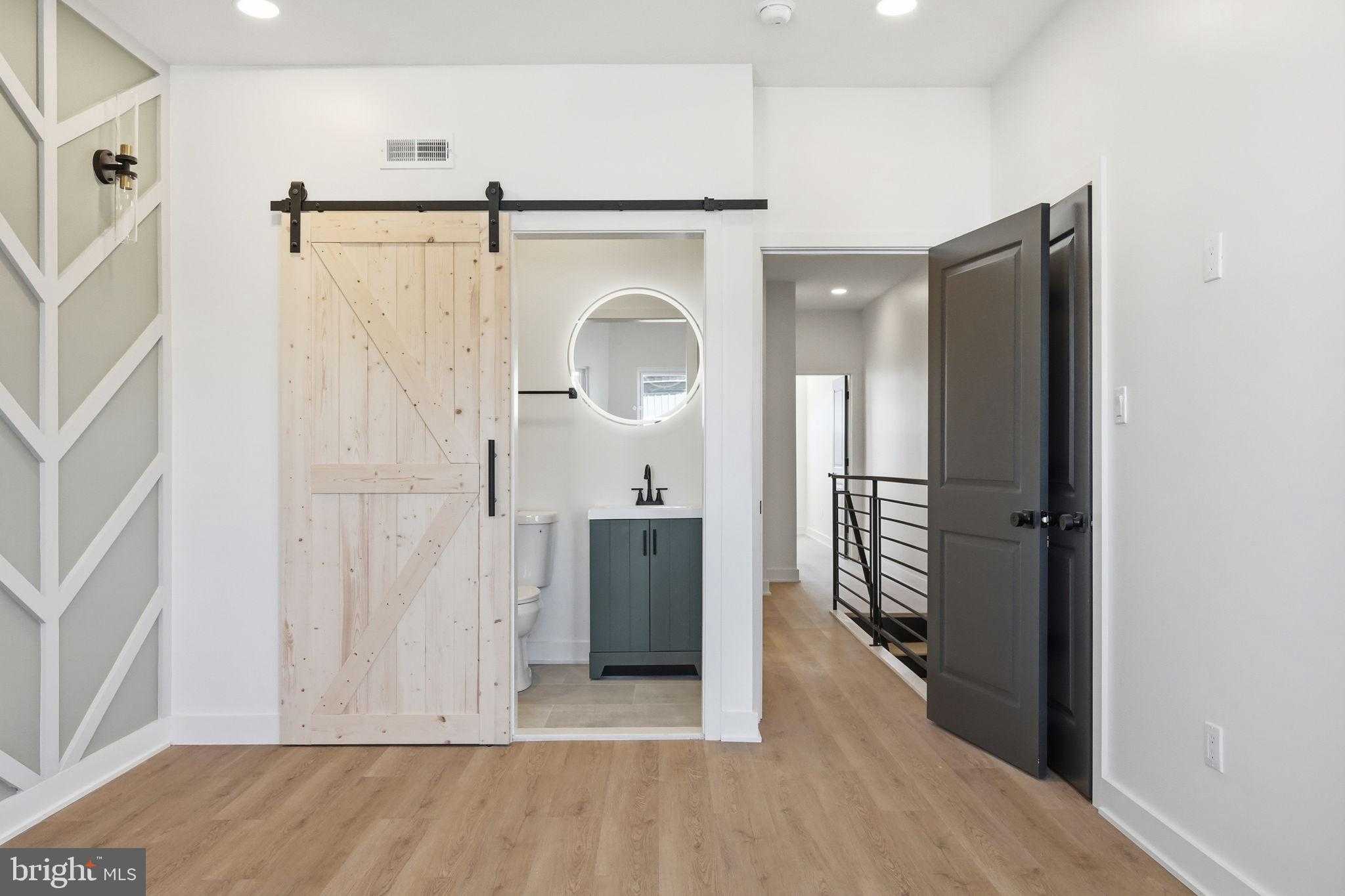 5430 Addison St photo 46