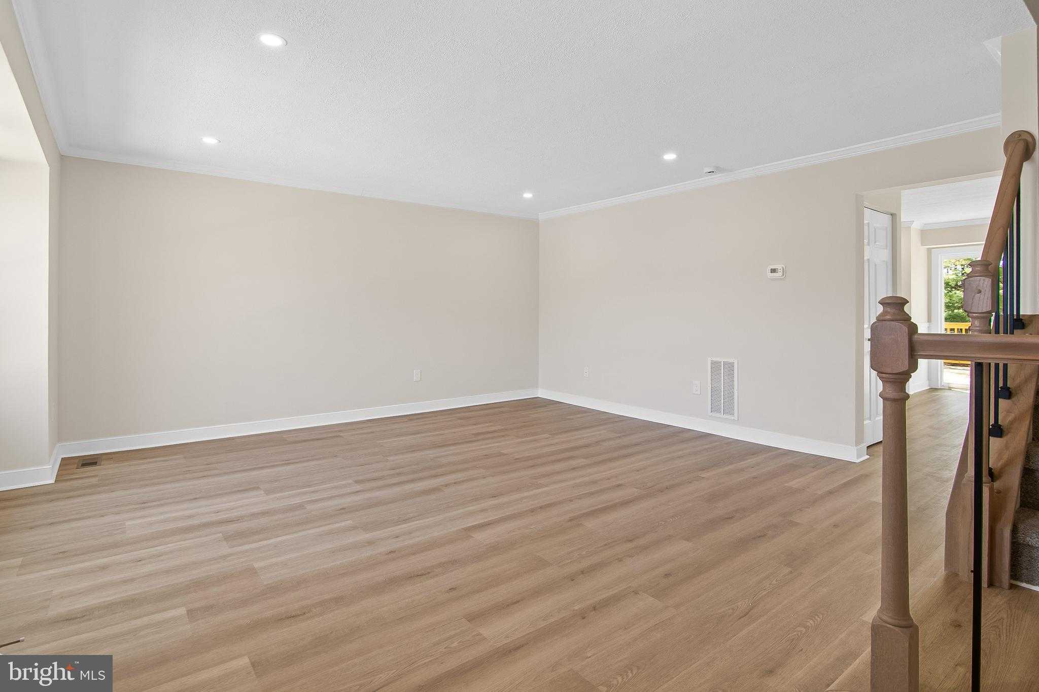 3318 Midland CT photo 5