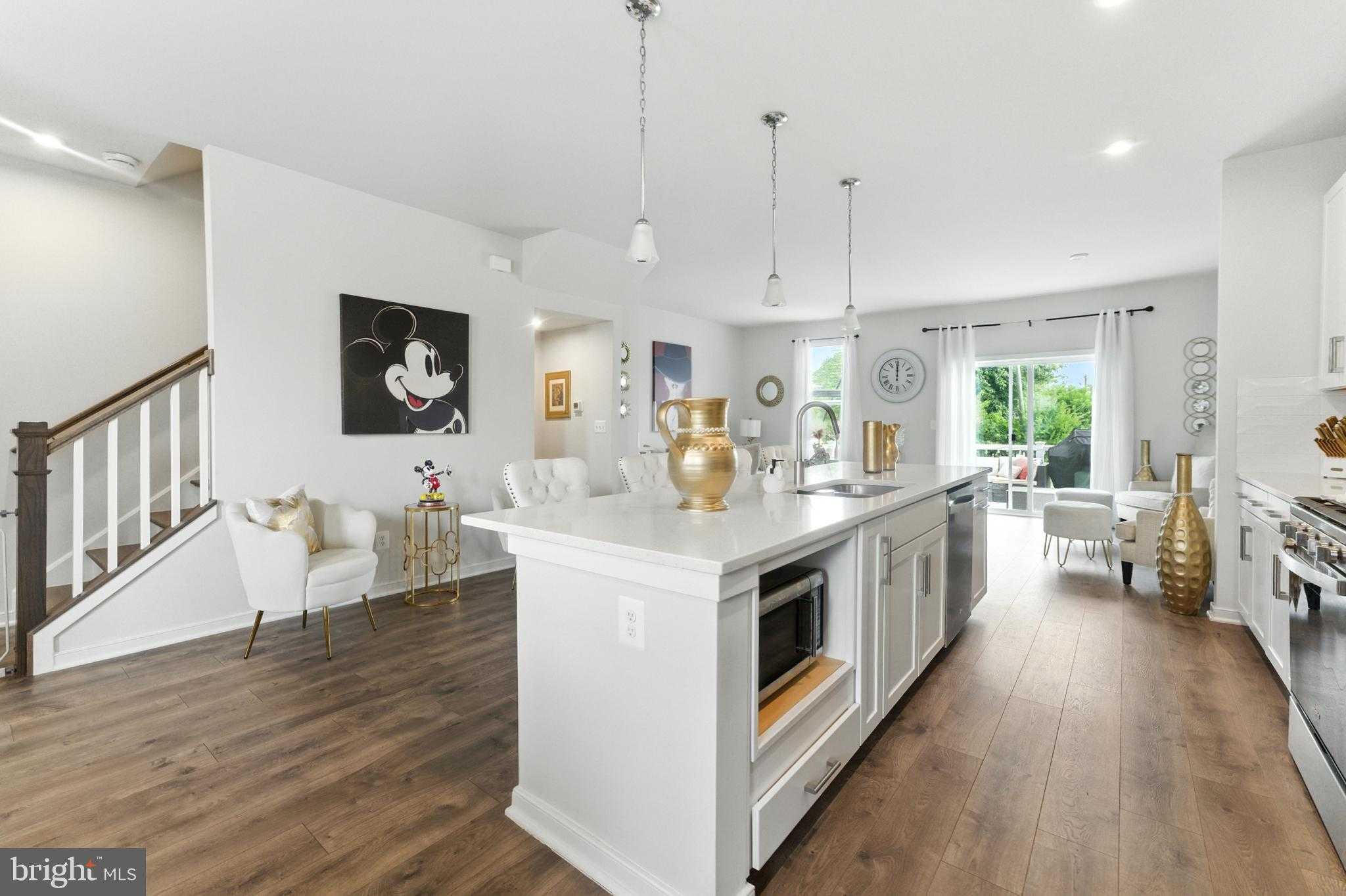 406 Honeyberry Ln photo 10