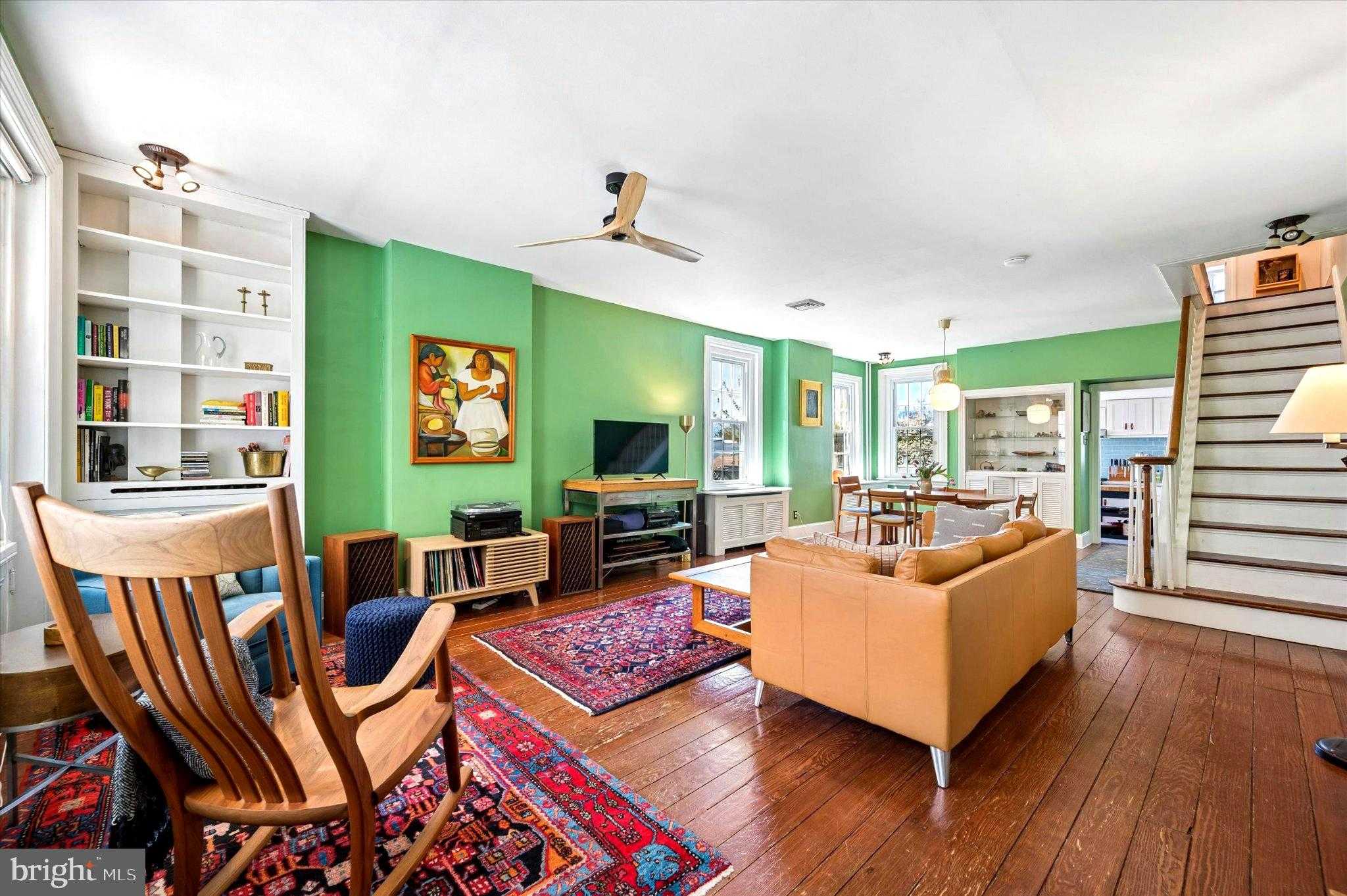 450 Leverington Ave photo 6