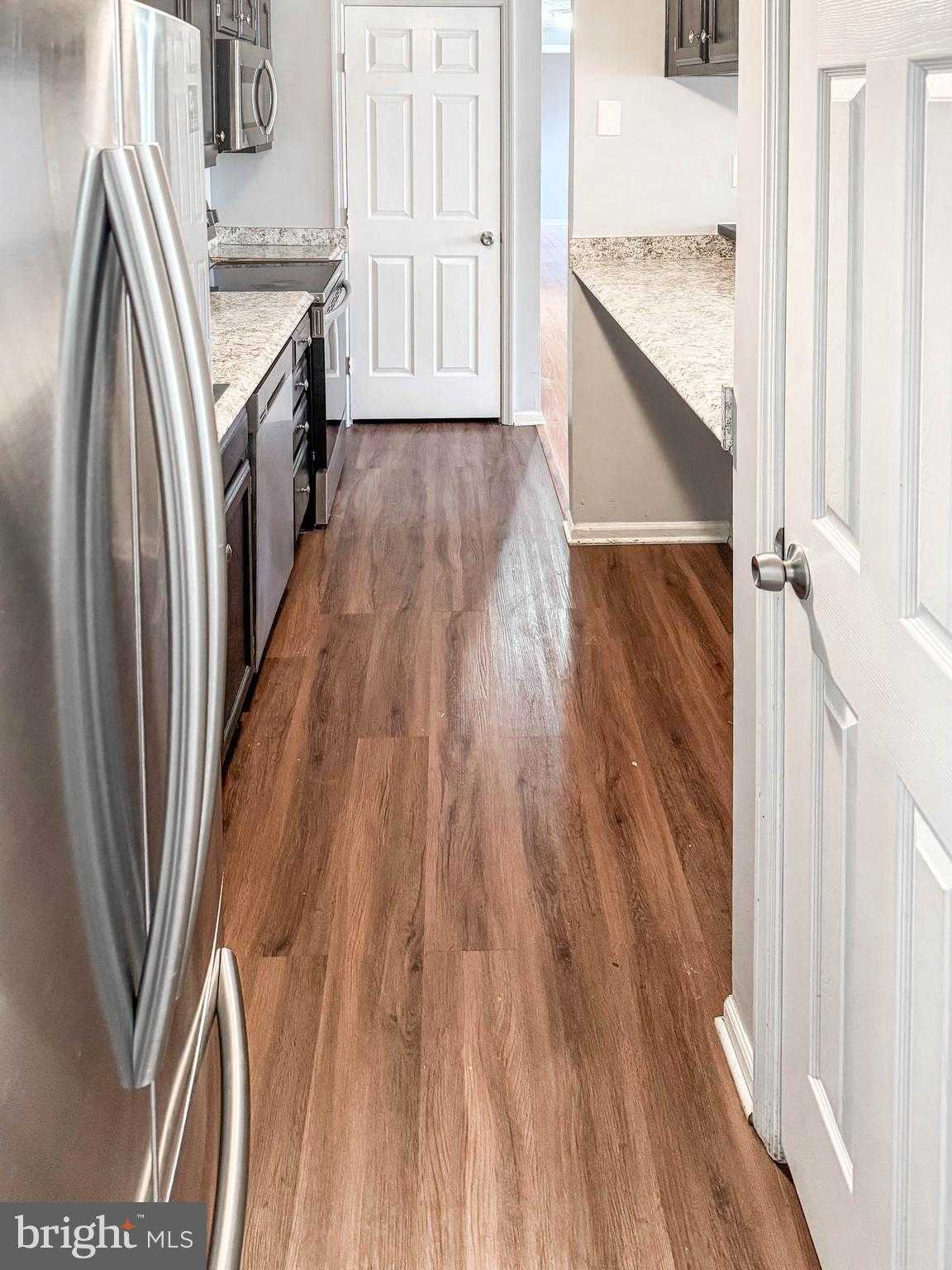 904 Swallow Crest CT photo 22