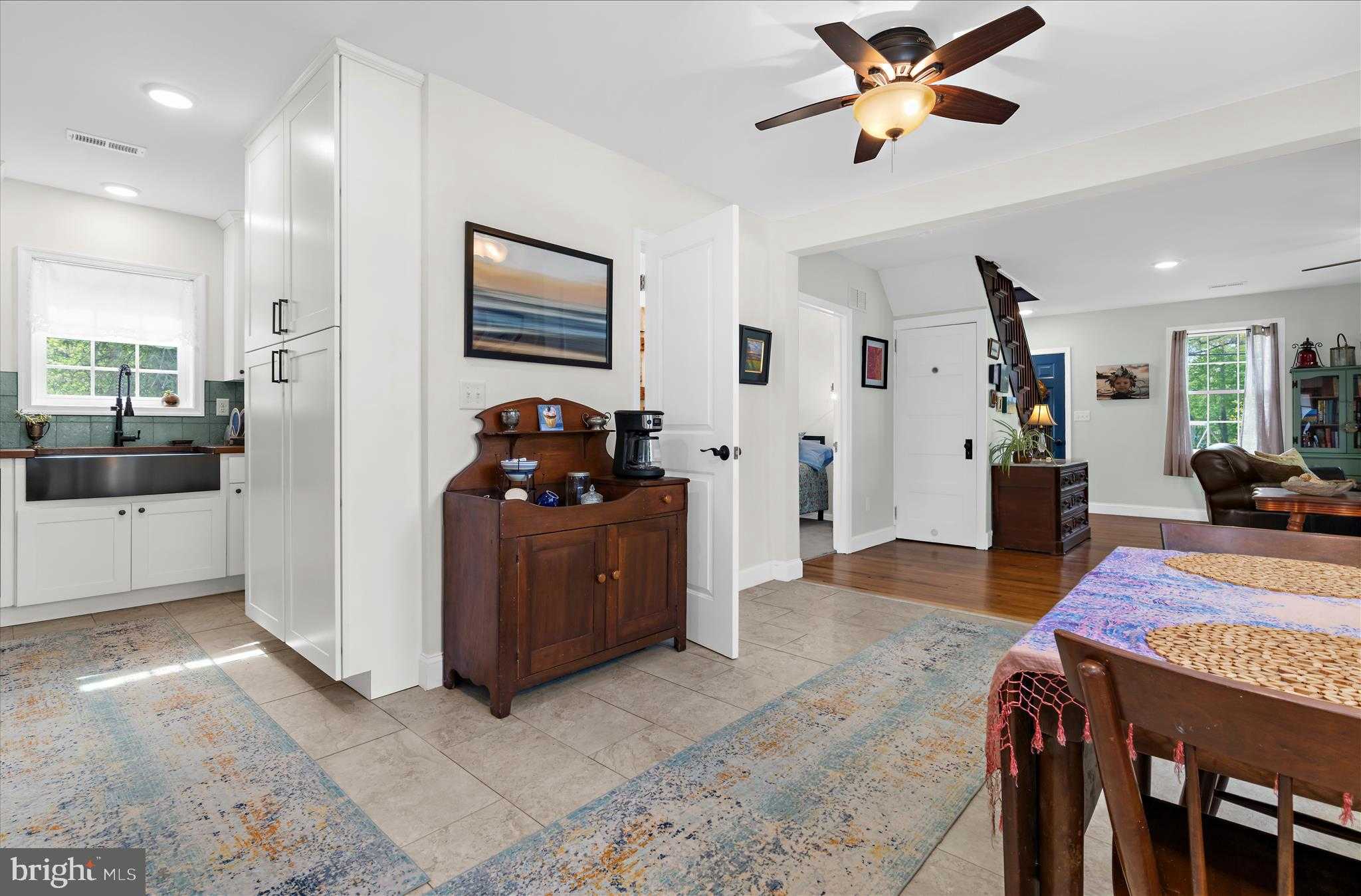 8 Anglewood Ave photo 7