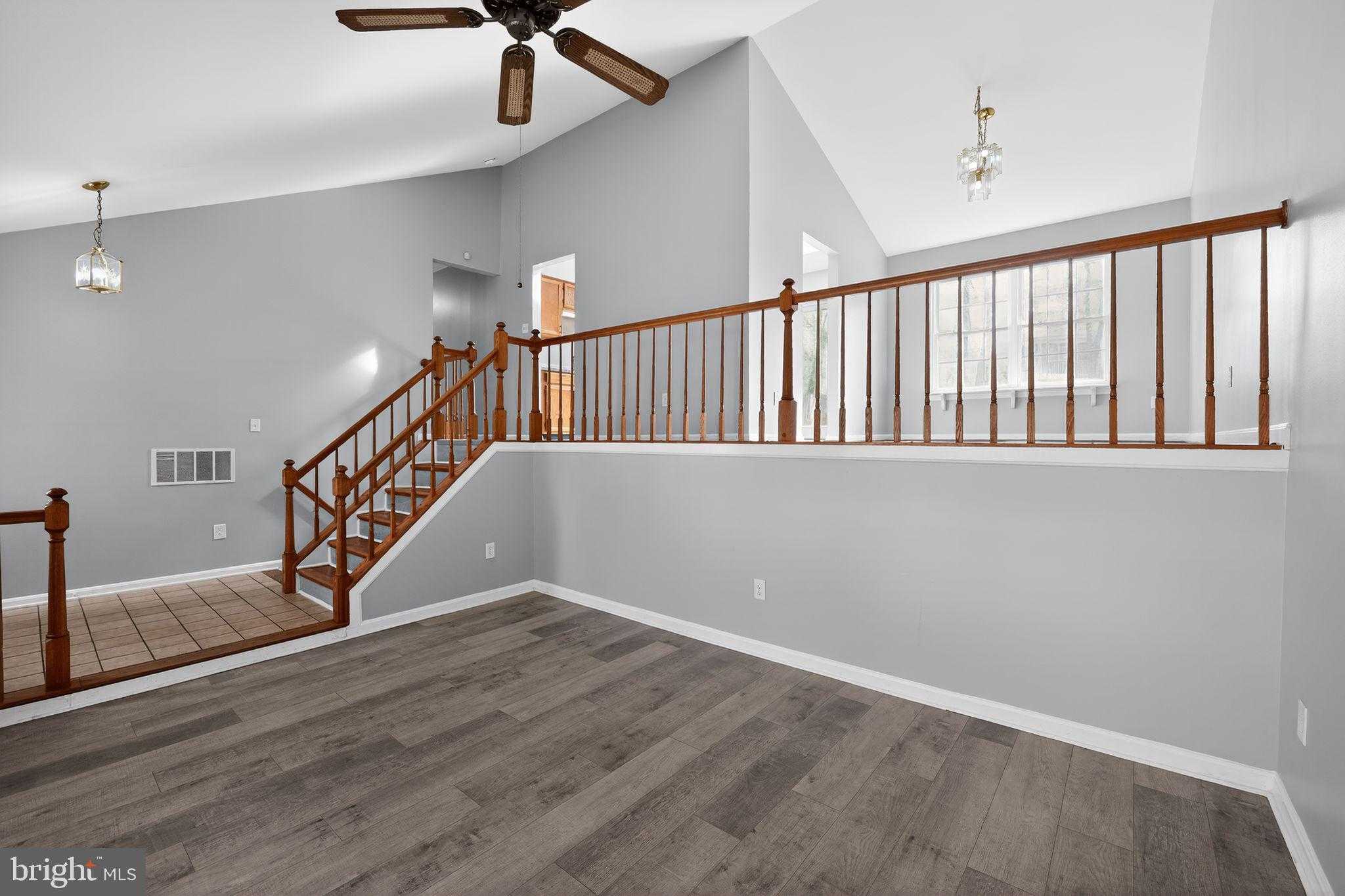 12909 Summer Hill Dr photo 5