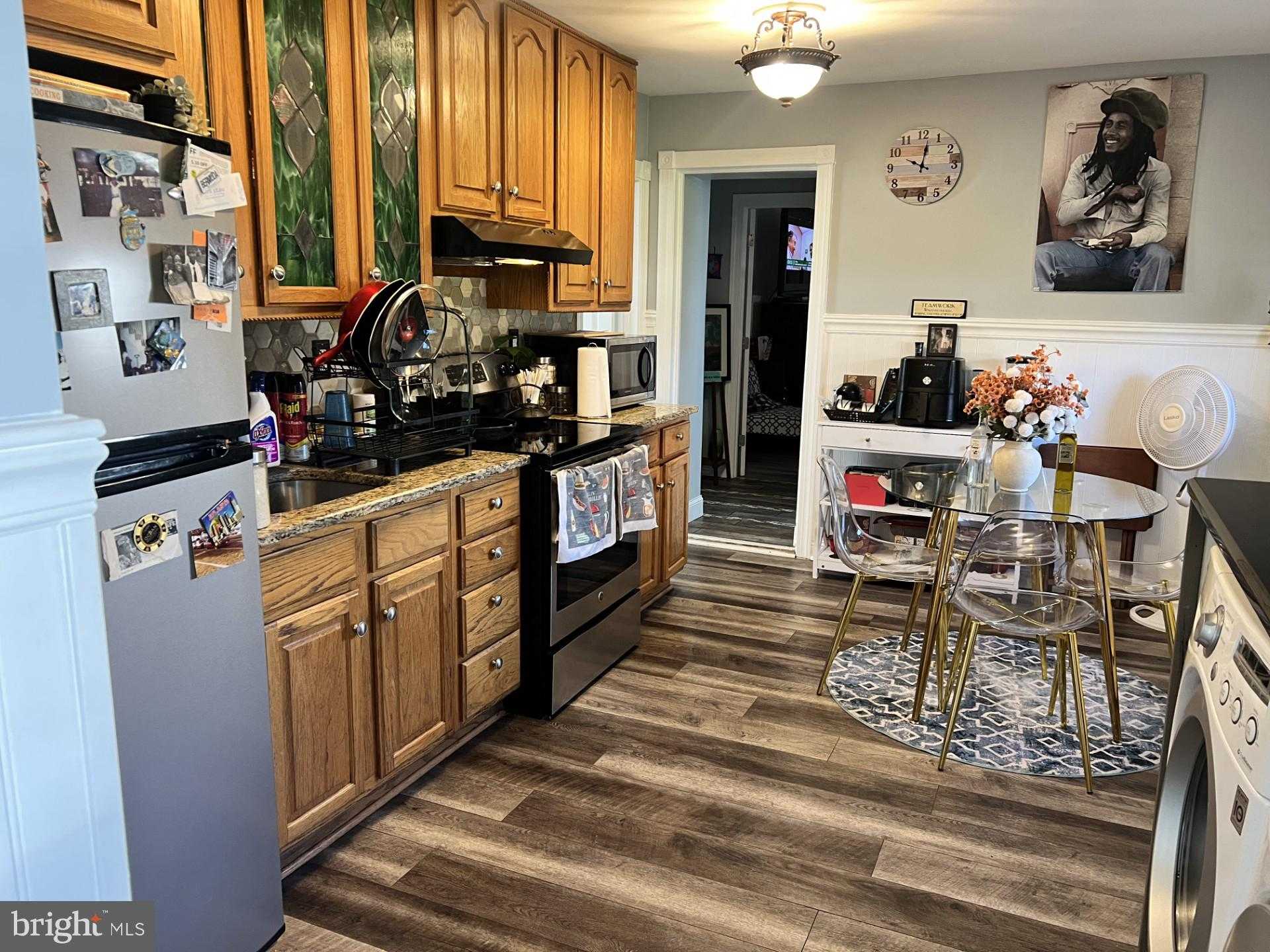 6933 Ditman St photo 9