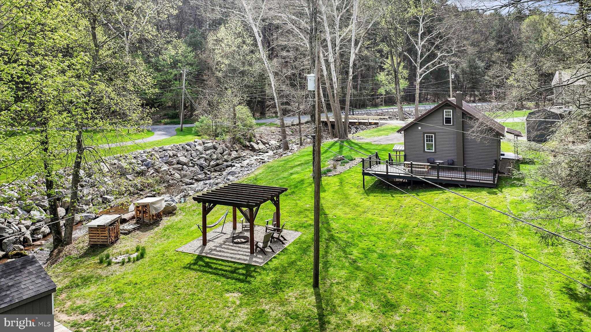 126 Geary Wolfe Rd photo 4