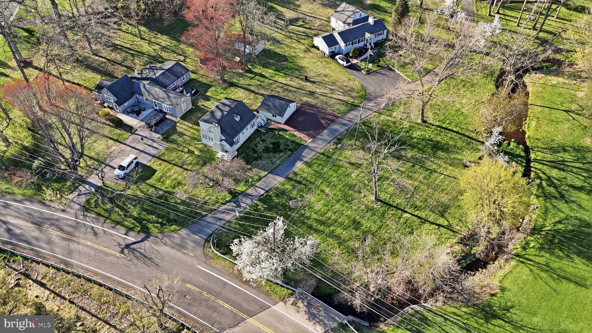 879 Bridgetown Pike photo 38