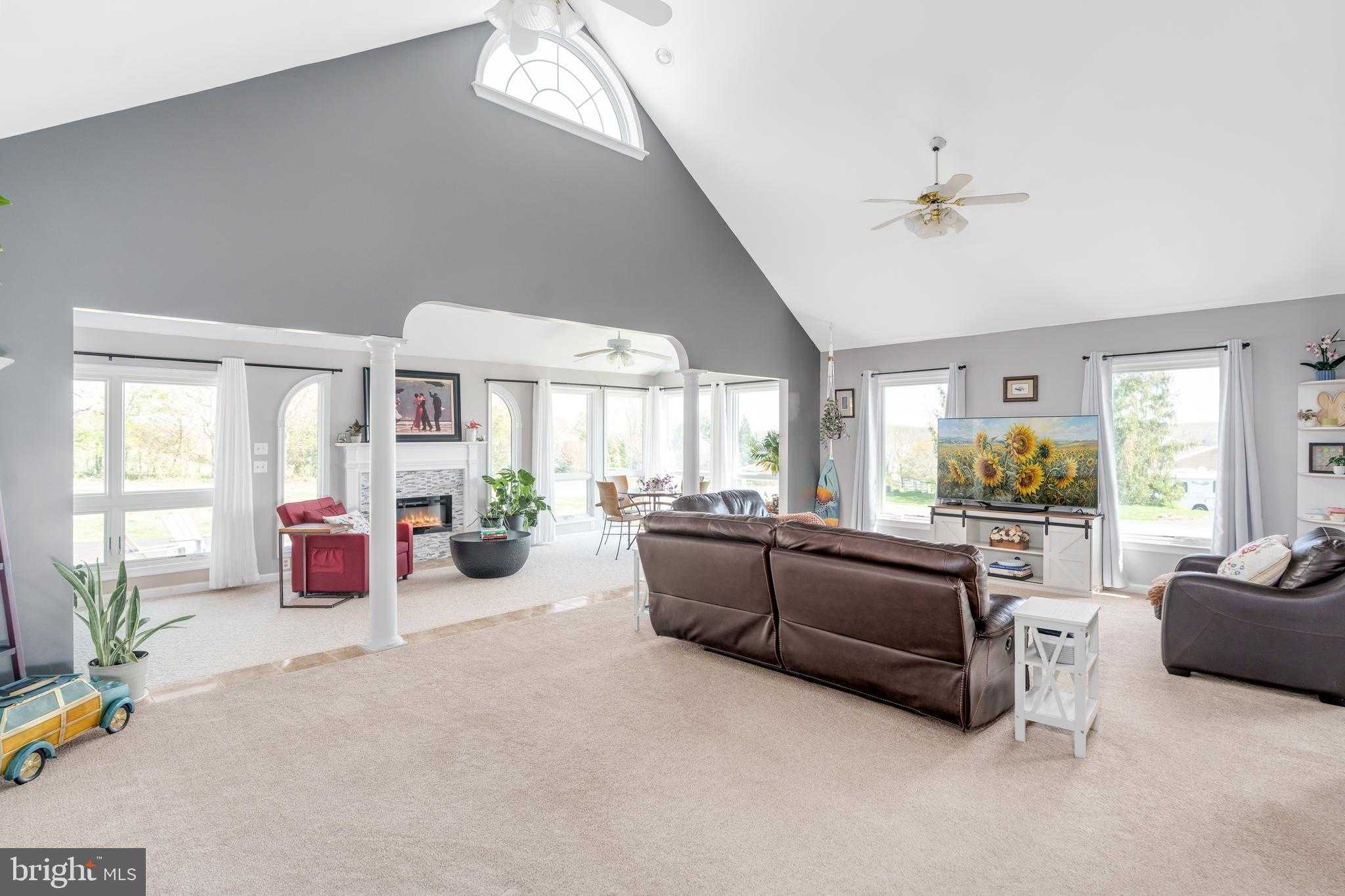 396 Casparus Way photo 7