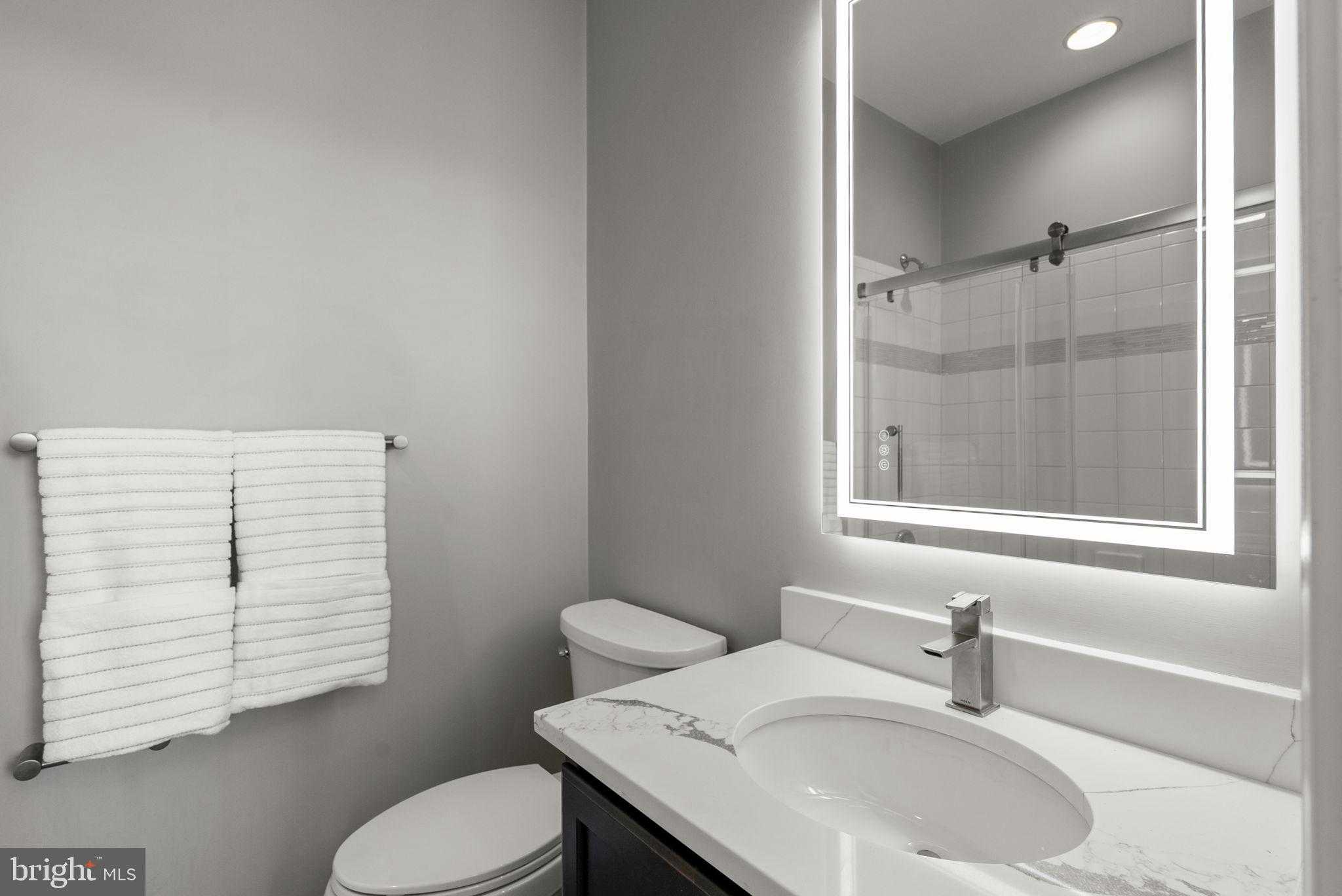 707 Clamor CT photo 28