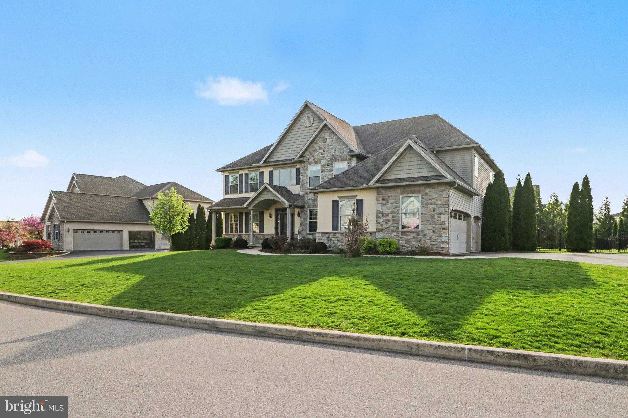 1405 Summit Way photo 4