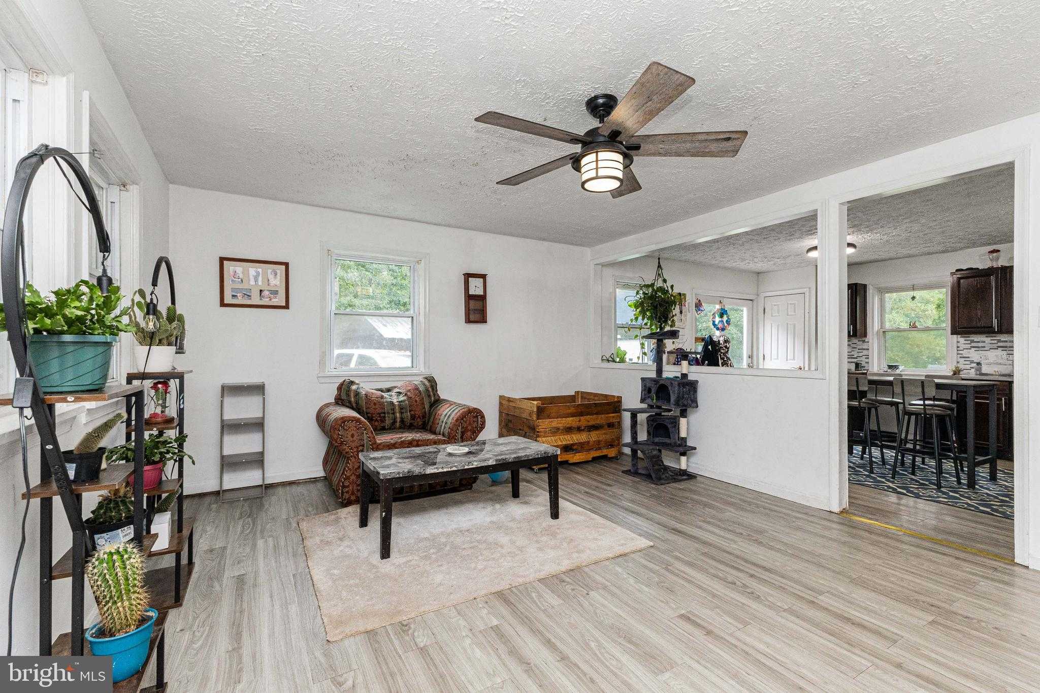 13517 Silver Hill Rd photo 4