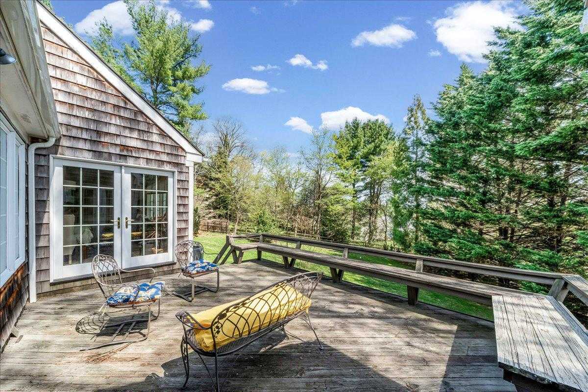 623 S Waterloo Rd photo 10