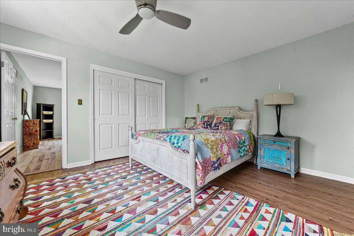 623 S Waterloo Rd photo 24