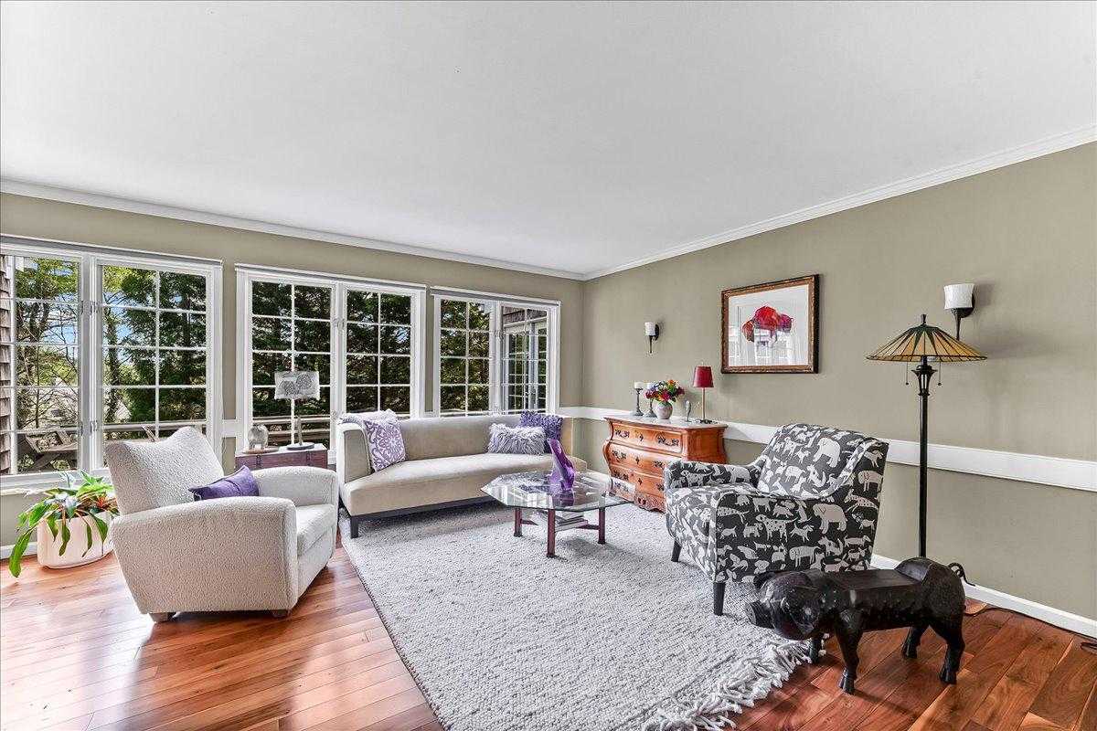 623 S Waterloo Rd photo 5