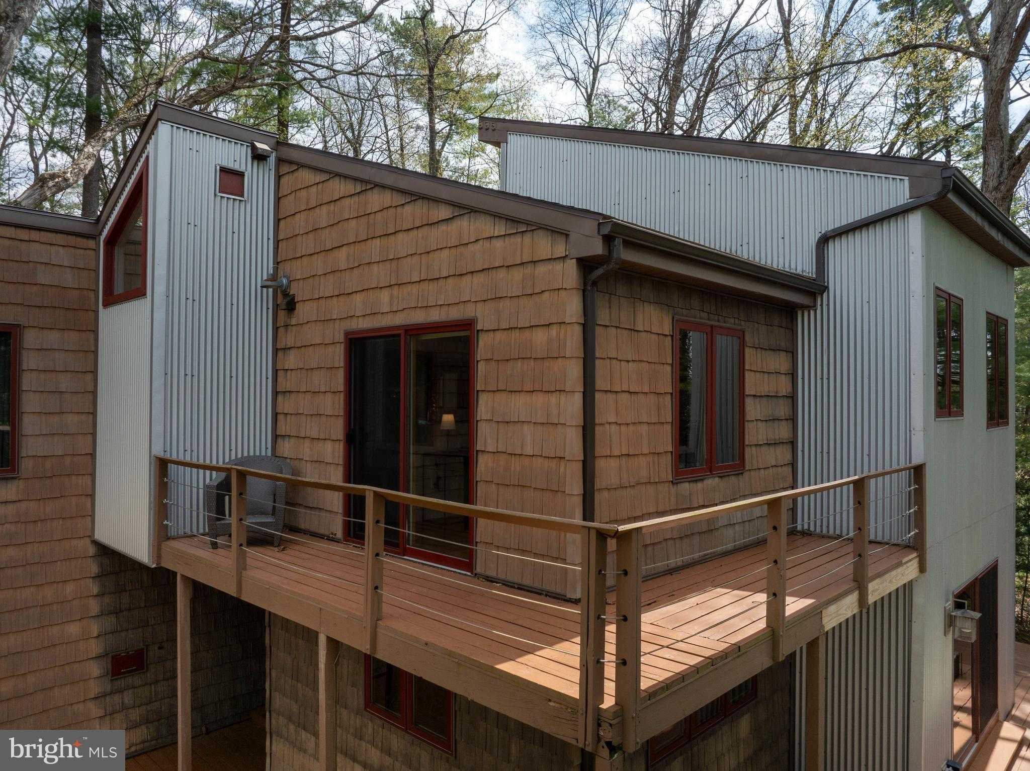 854 Thomas St photo 61