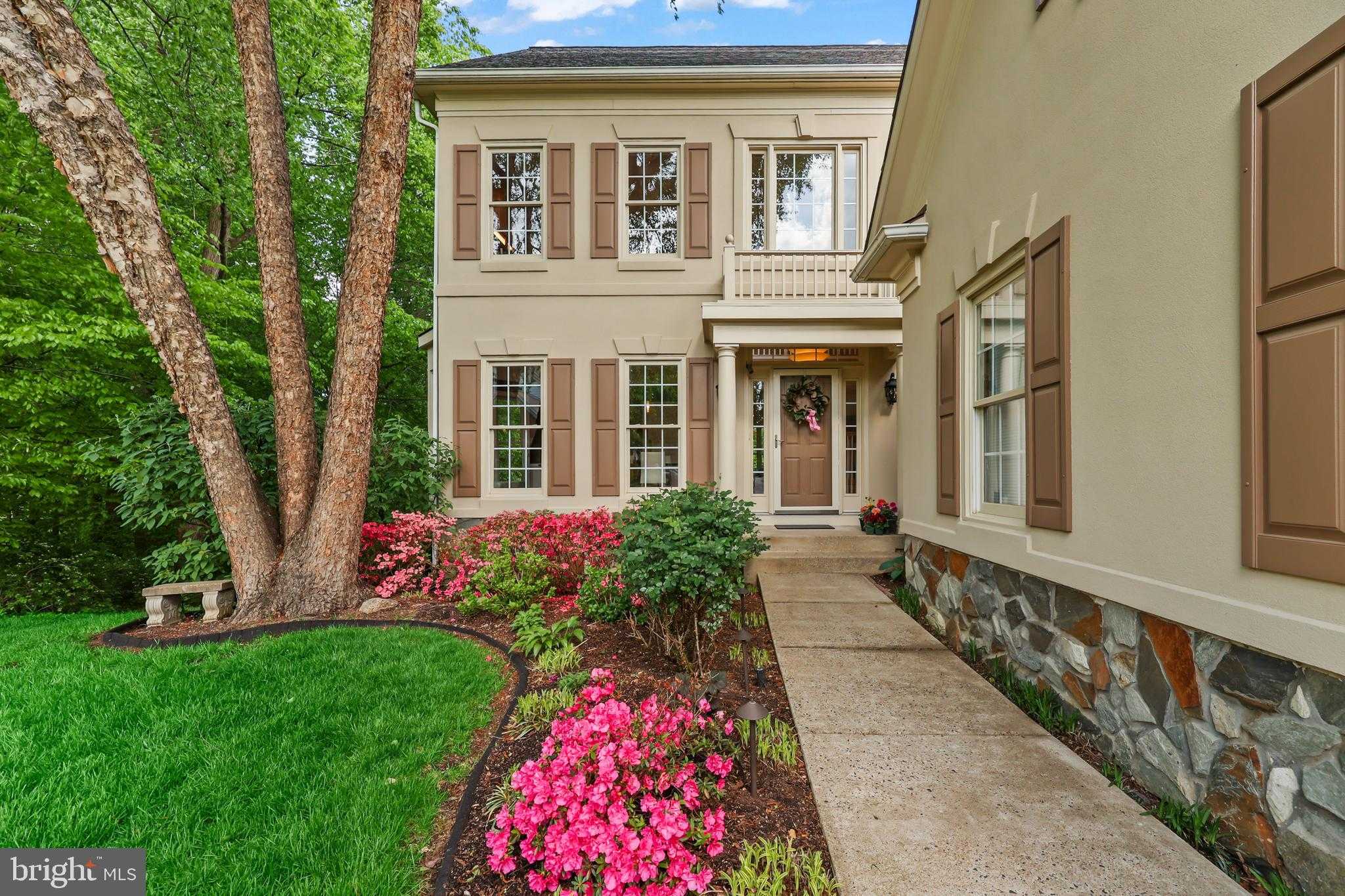 6256 Kingfisher Ln photo 3