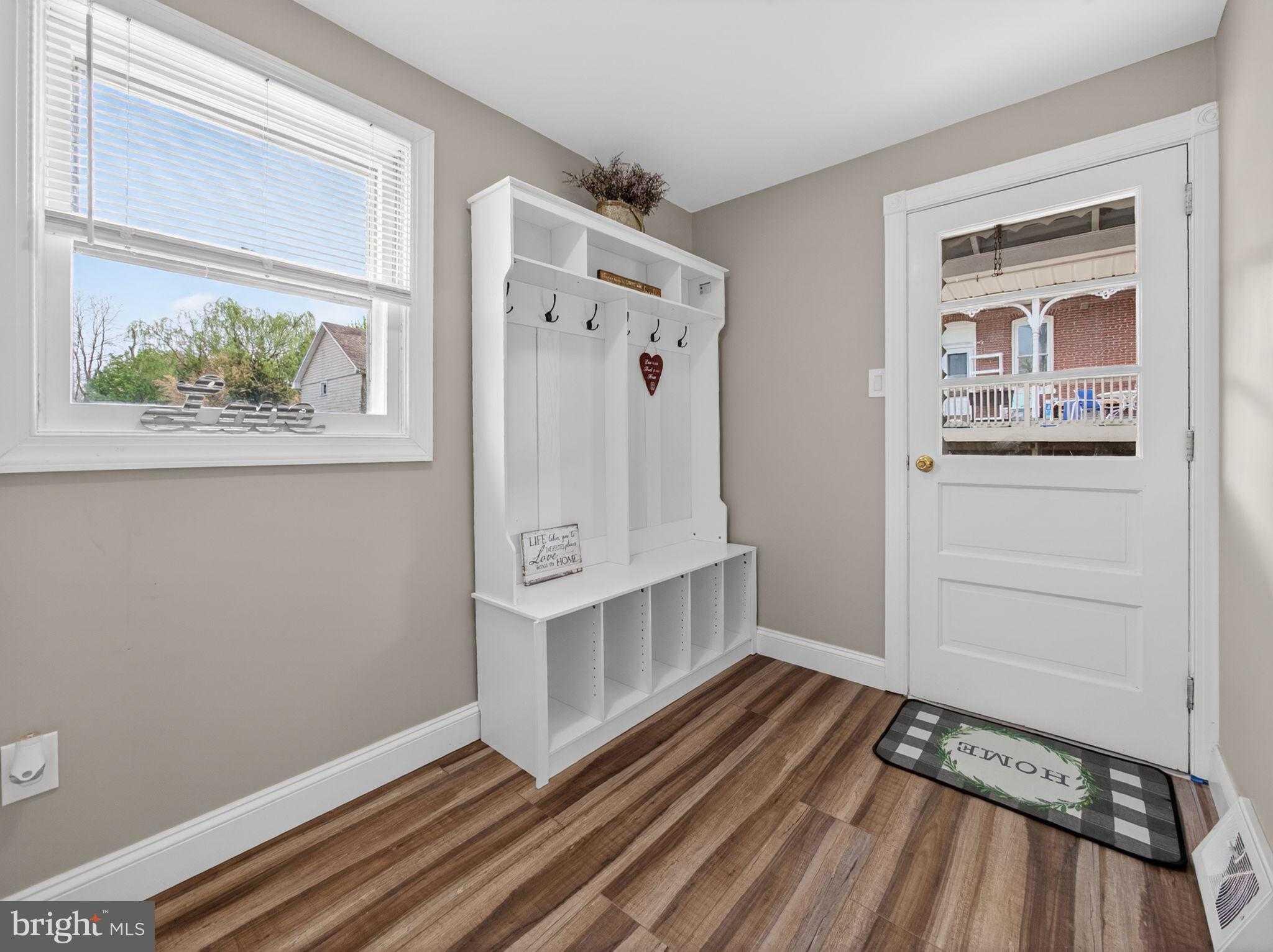 803 E Main St photo 42