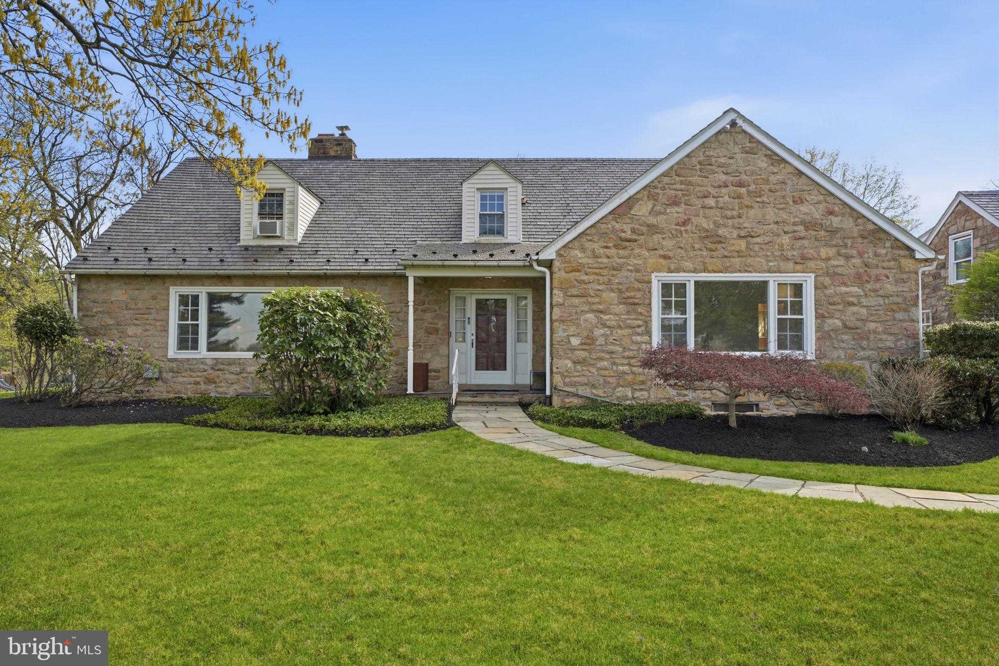 448 Moredon Rd photo 4