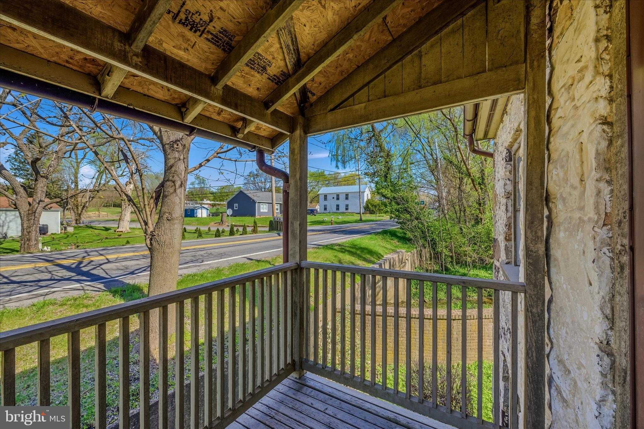 1646 Gerrardstown Rd photo 12