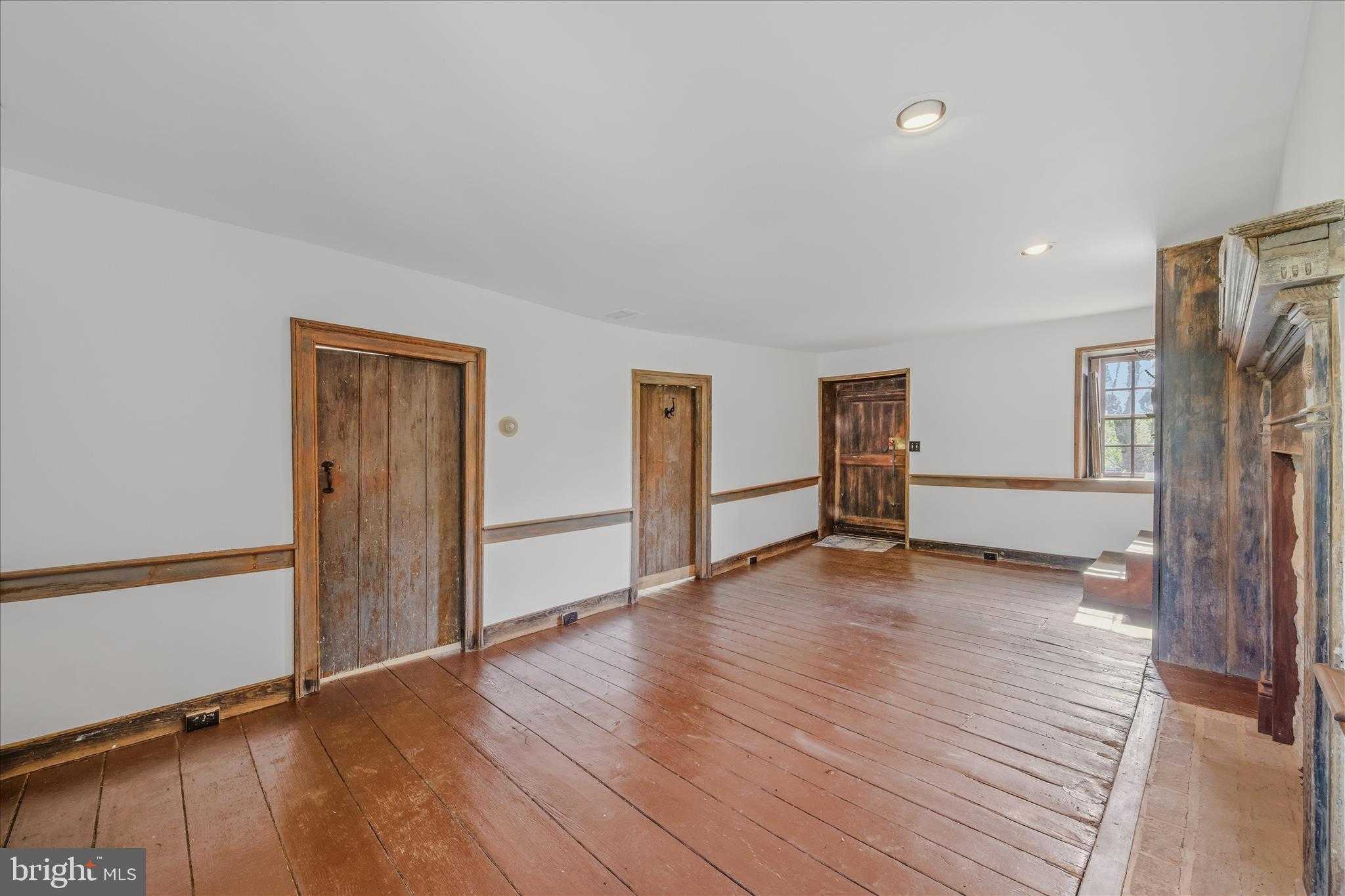 1646 Gerrardstown Rd photo 7