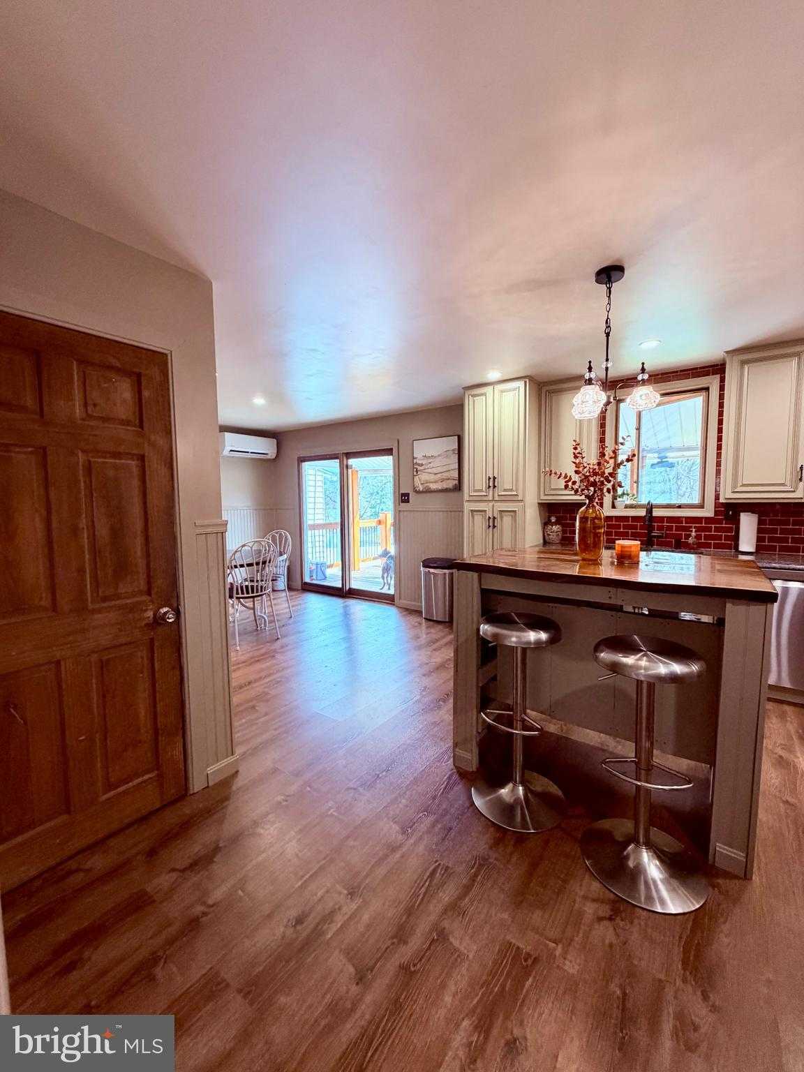 1526 E Grand Ave photo 18