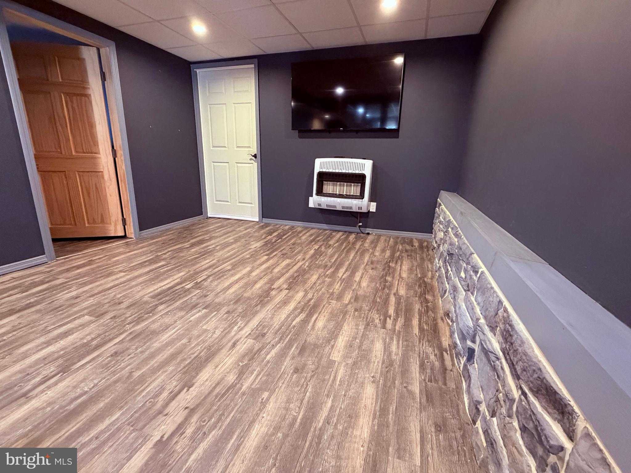 1526 E Grand Ave photo 61