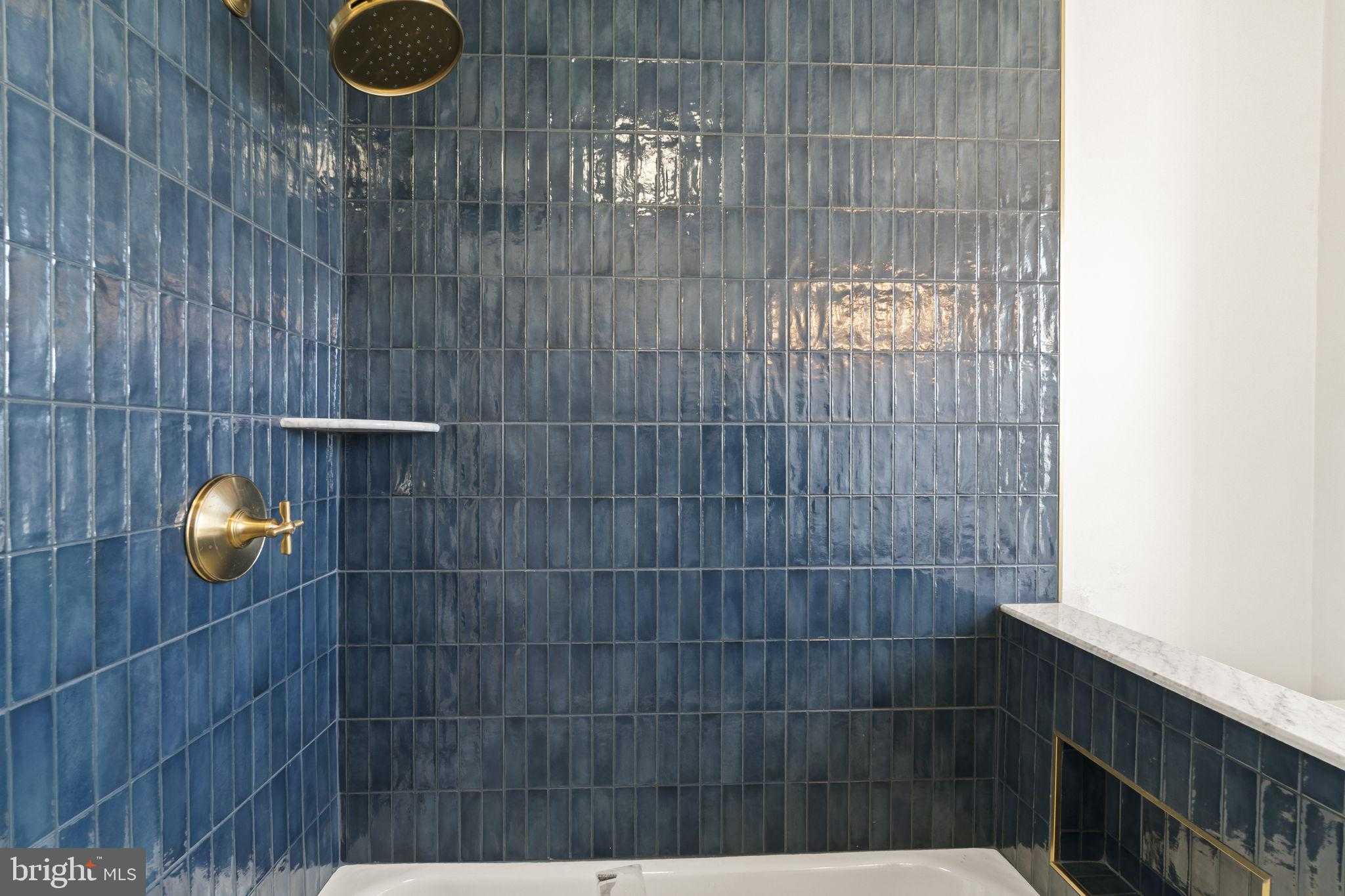 174 Lauriston St # 76 photo 17