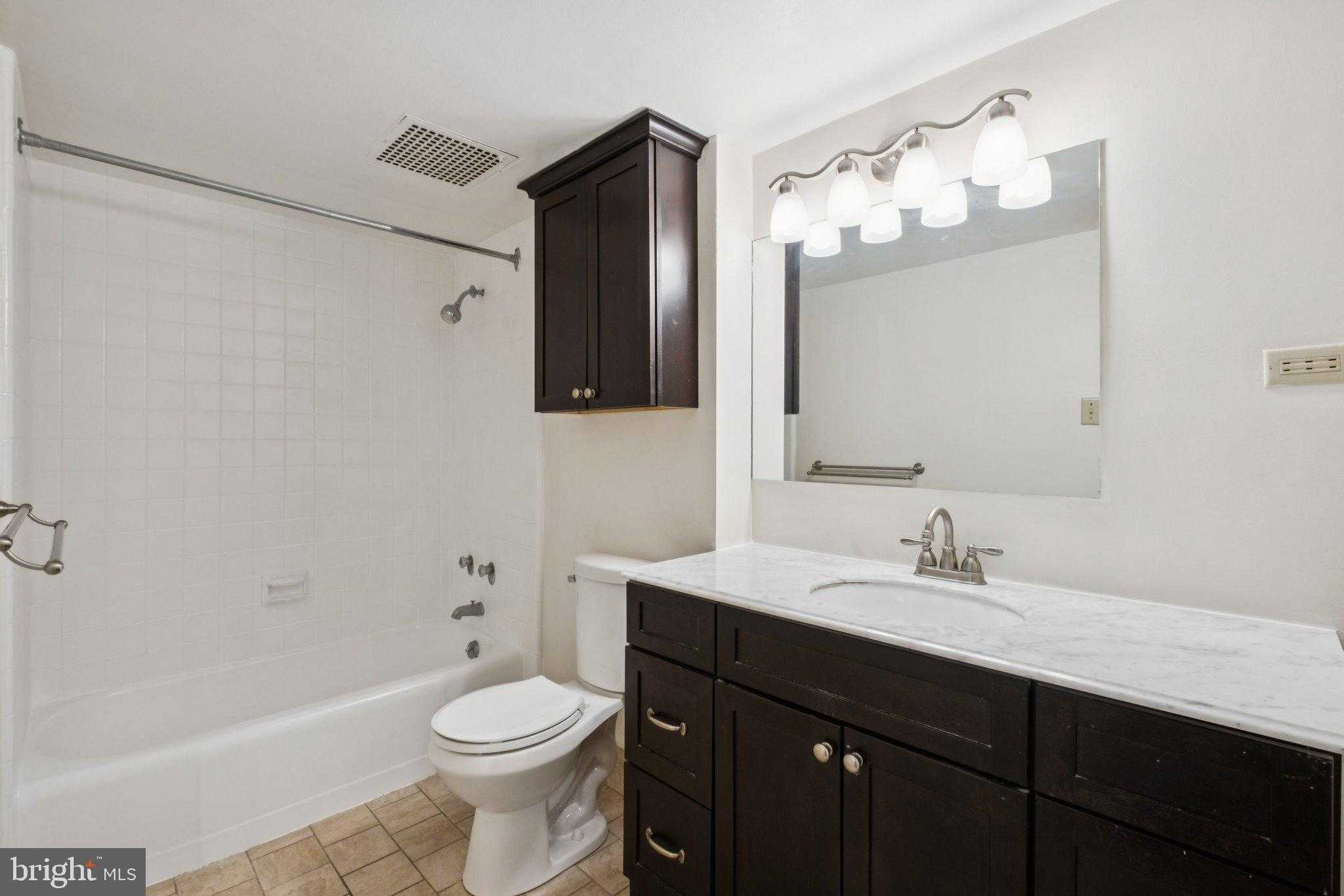 604 S Washington Sq photo 10