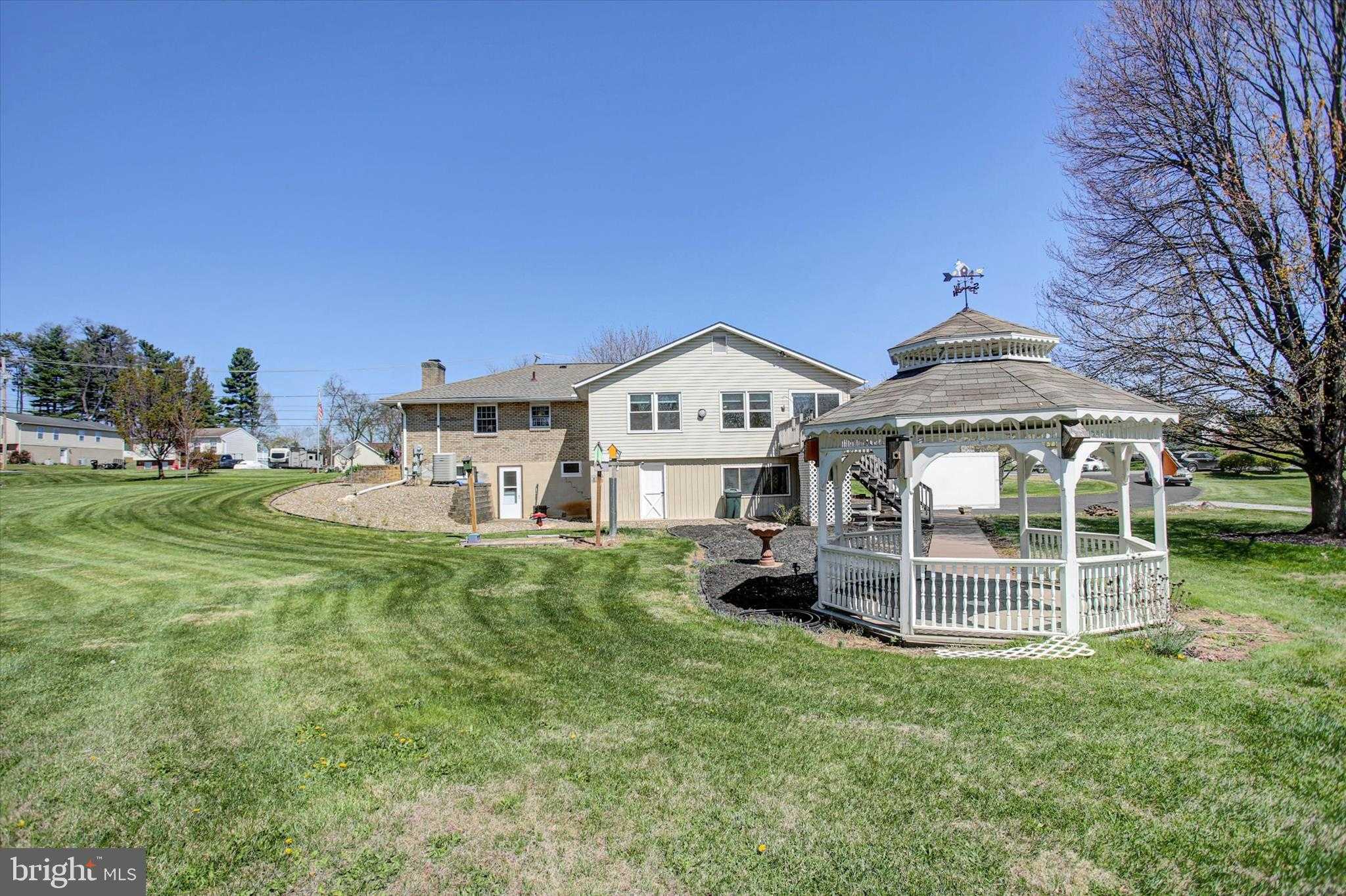 16829 Sterling Rd photo 23