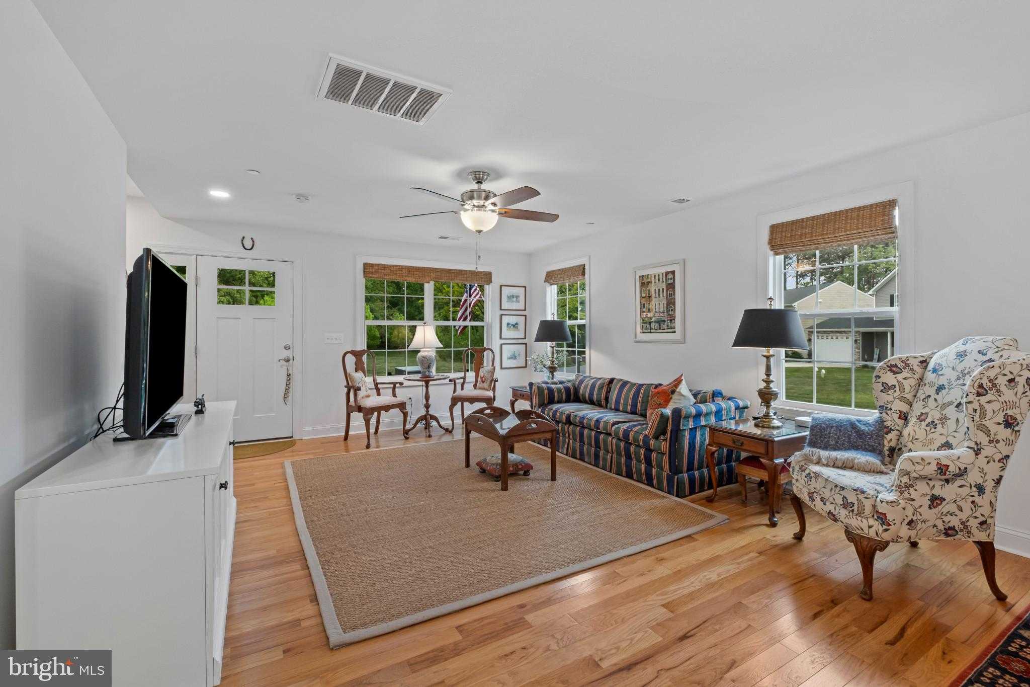 126 Watermans Cove Ln photo 9