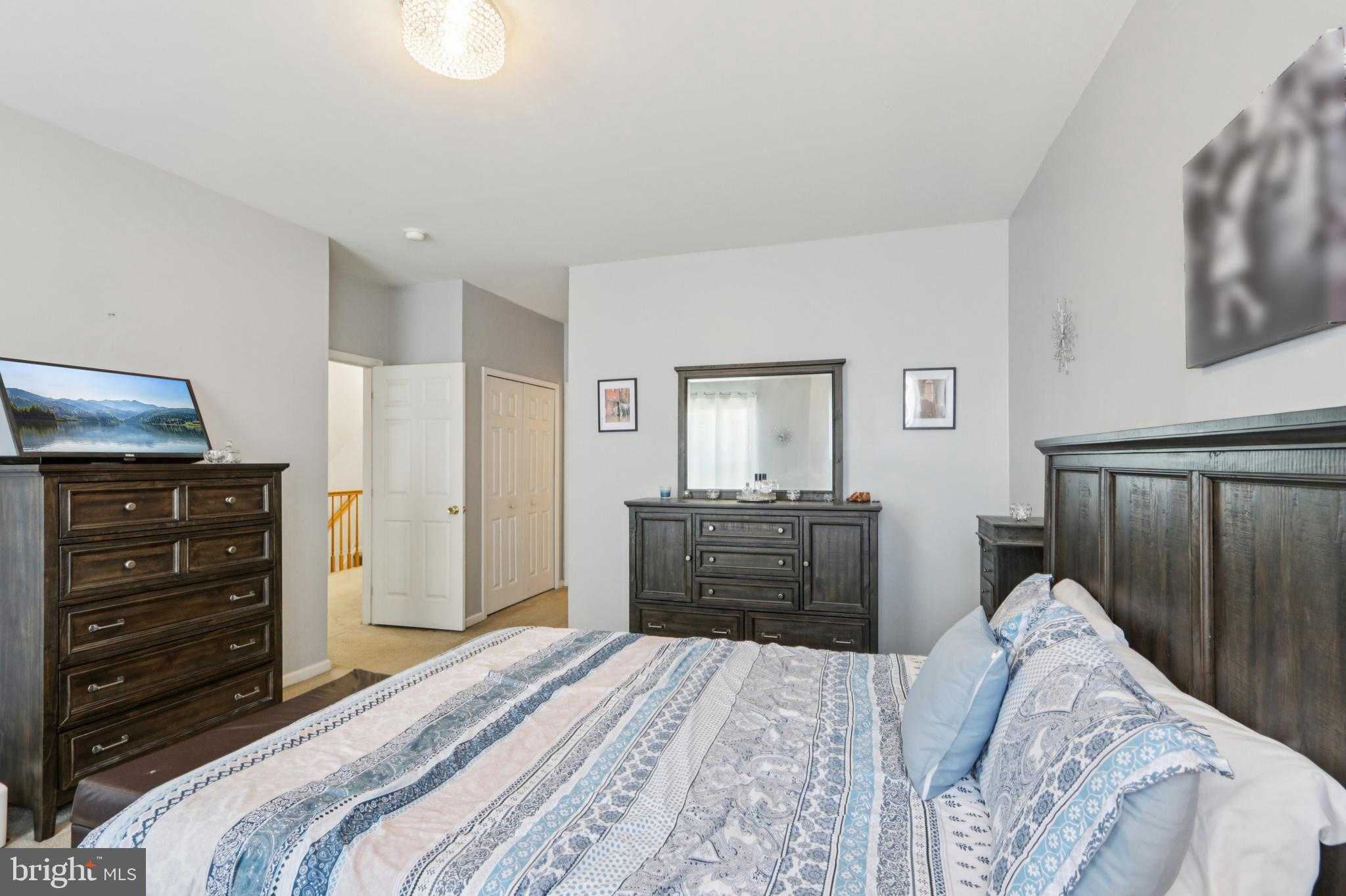 73 Cameron CT photo 32